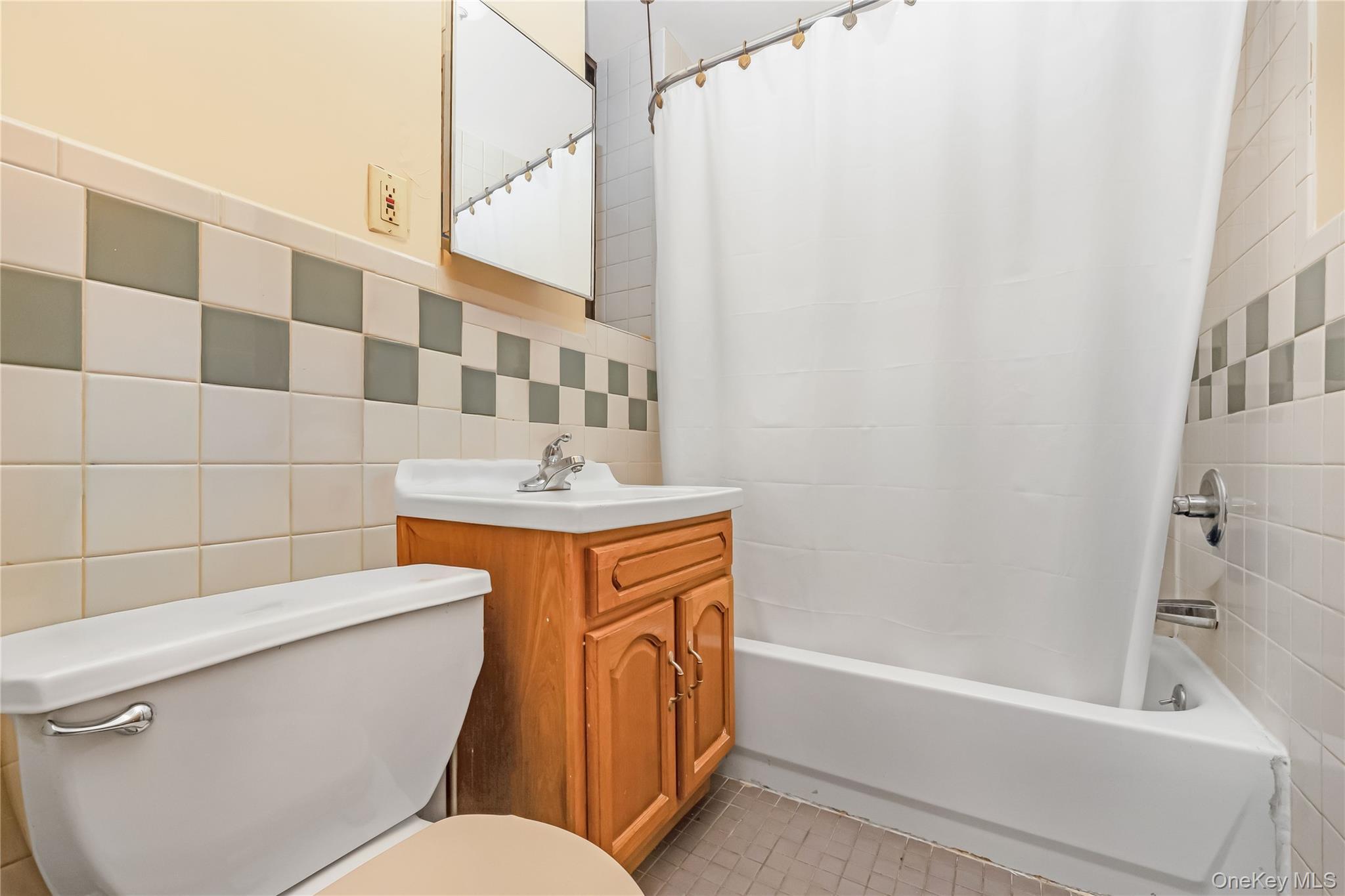 Single Family Belmont  Brooklyn, NY 11208, MLS-975120-6