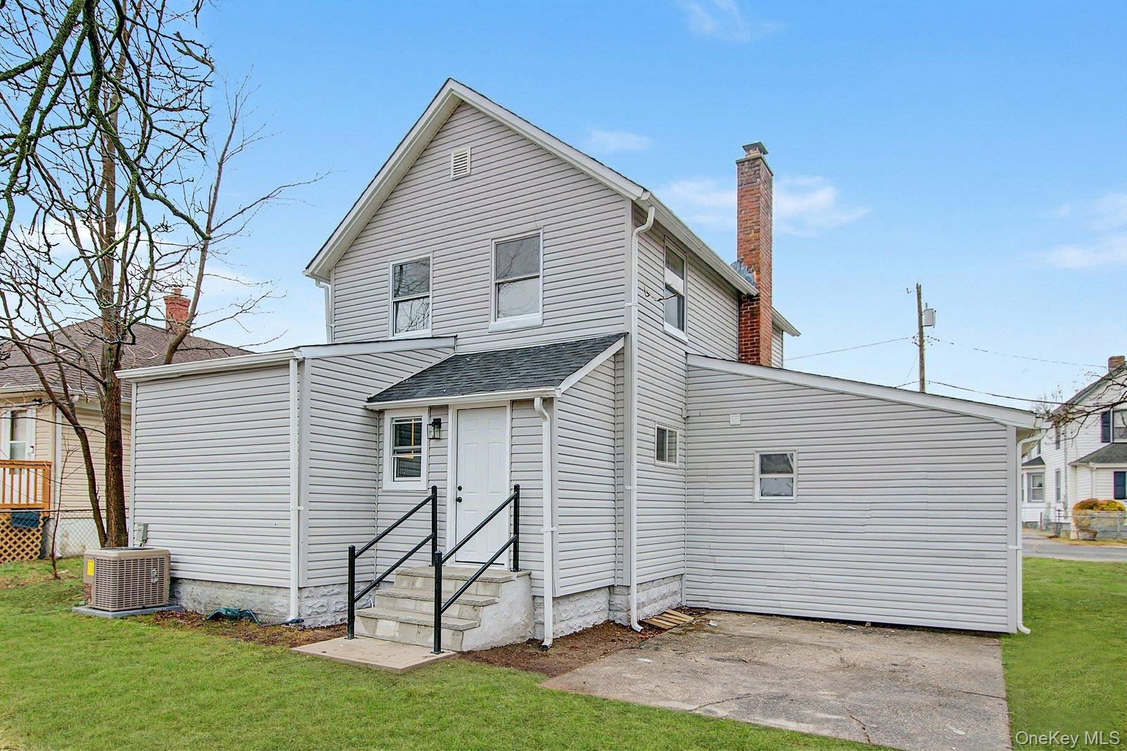 Single Family West Side  Suffolk County, NY 11706, MLS-975135-27