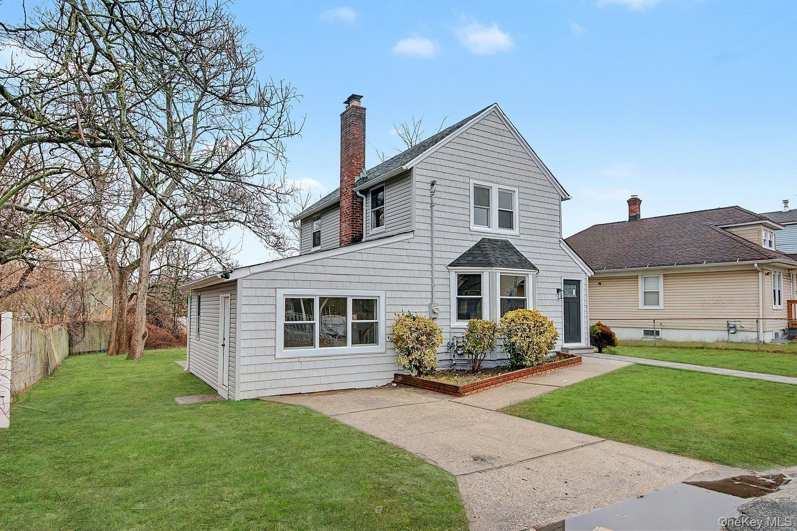 Single Family West Side  Suffolk County, NY 11706, MLS-975135-3