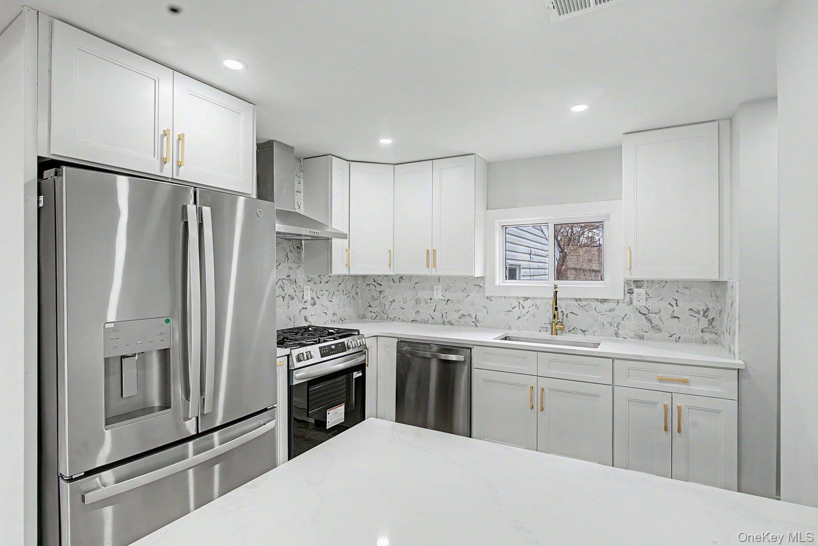 Single Family West Side  Suffolk County, NY 11706, MLS-975135-7