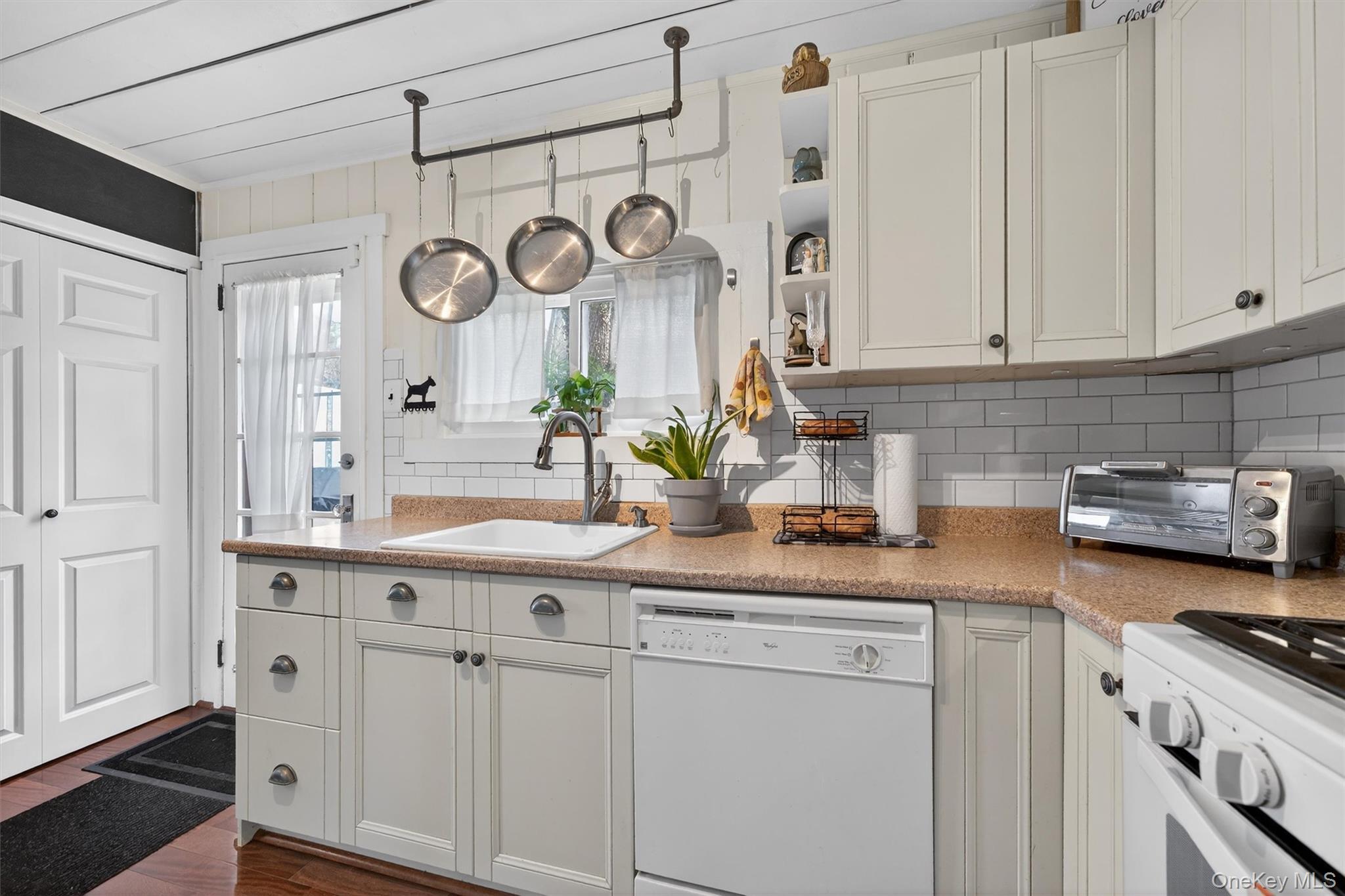 Single Family Glendale  Orange County, NY 10925, MLS-975145-20