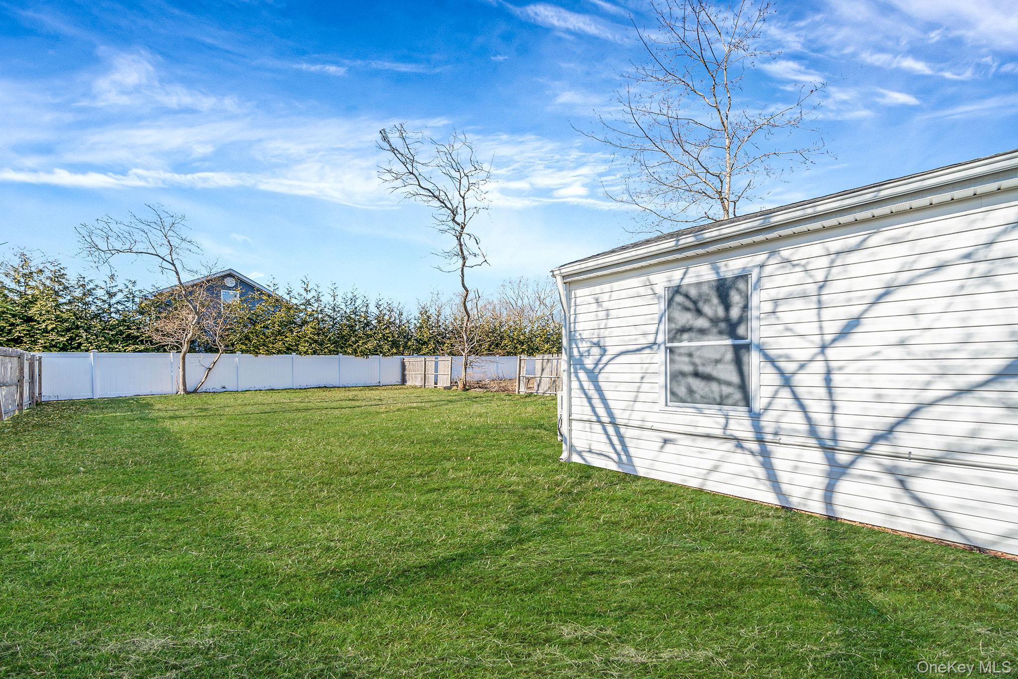 Single Family Oak  Suffolk County, NY 11901, MLS-975172-19