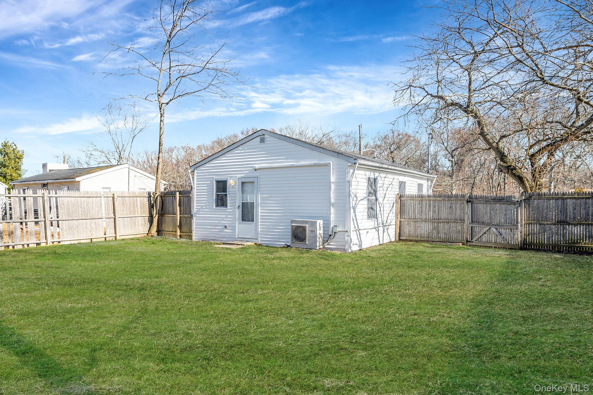 Single Family Oak  Suffolk County, NY 11901, MLS-975172-20