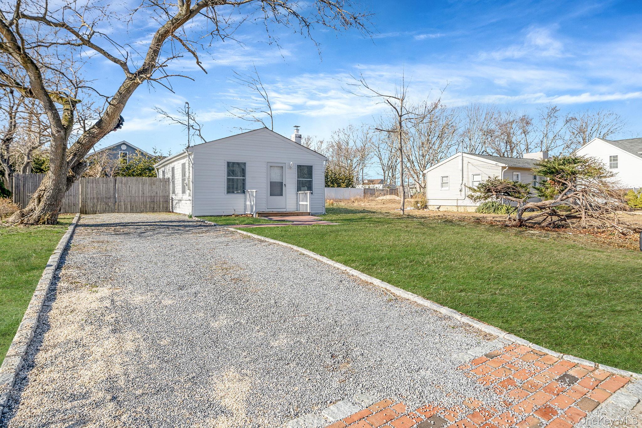 Single Family Oak  Suffolk County, NY 11901, MLS-975172-24