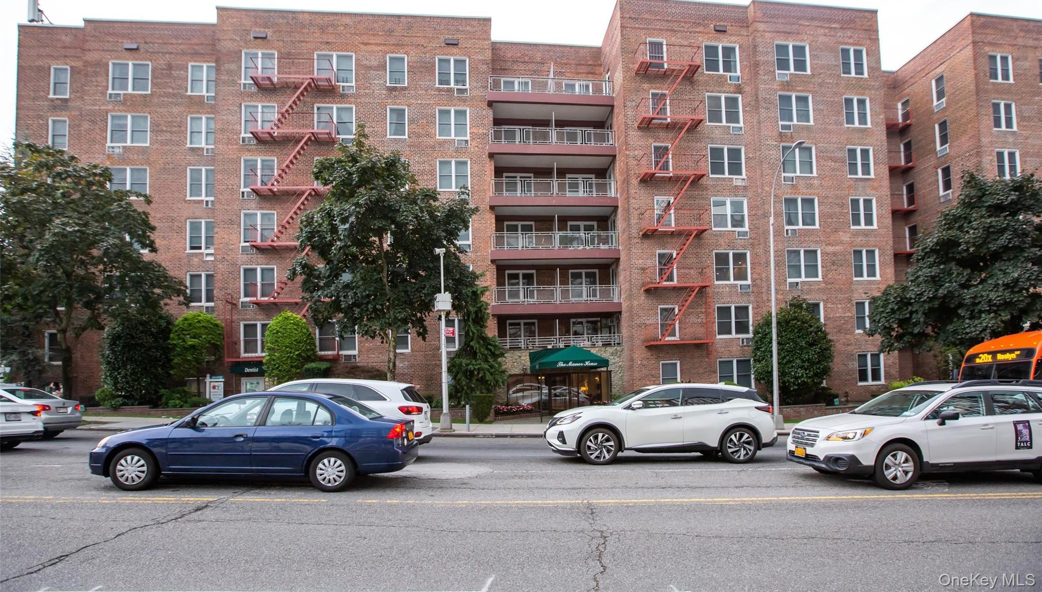 Coop Northern  Queens, NY 11362, MLS-975189-2