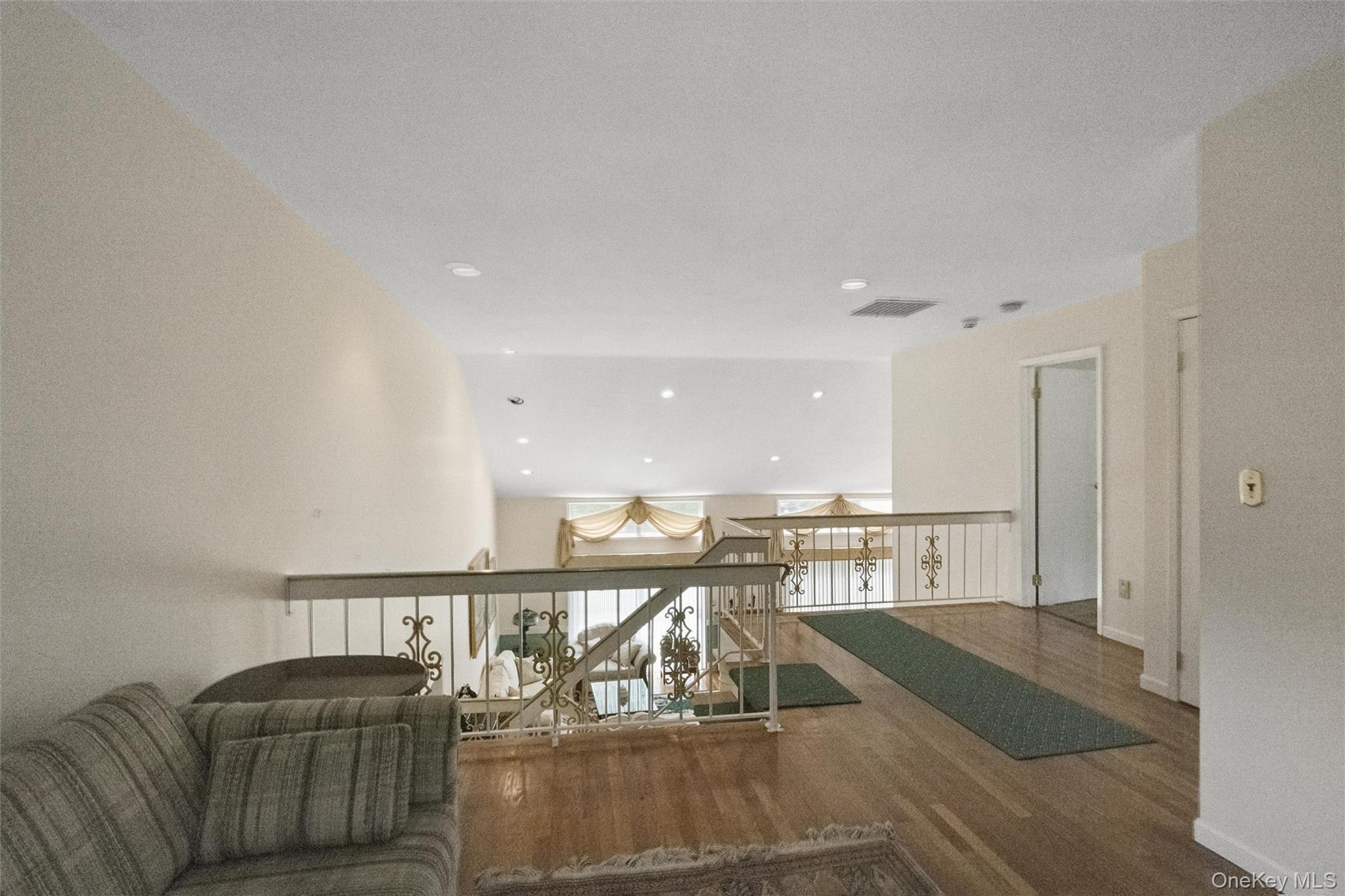 Condo Fairway  Nassau County, NY 11030, MLS-975209-32