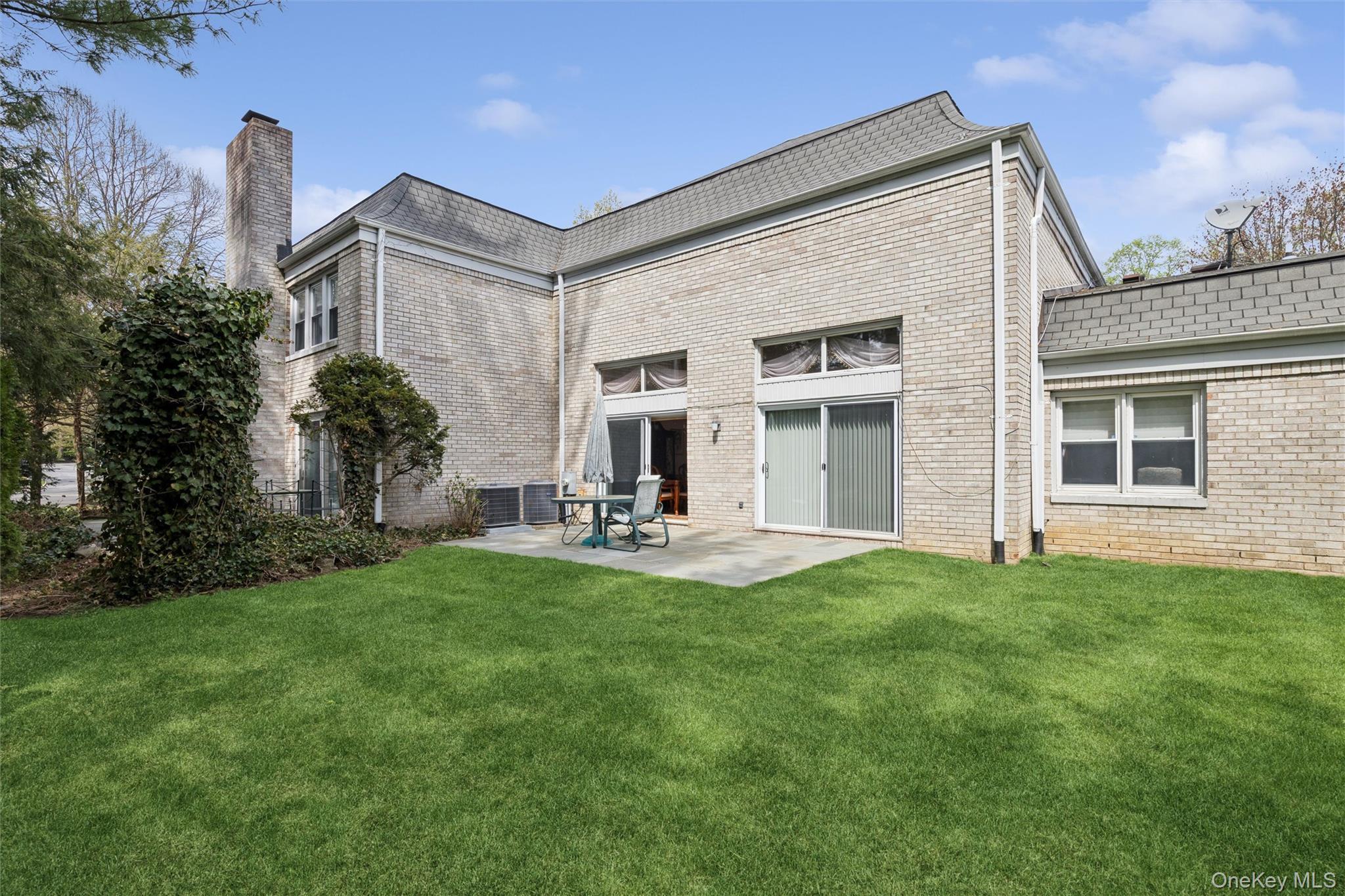 Condo Fairway  Nassau County, NY 11030, MLS-975209-39