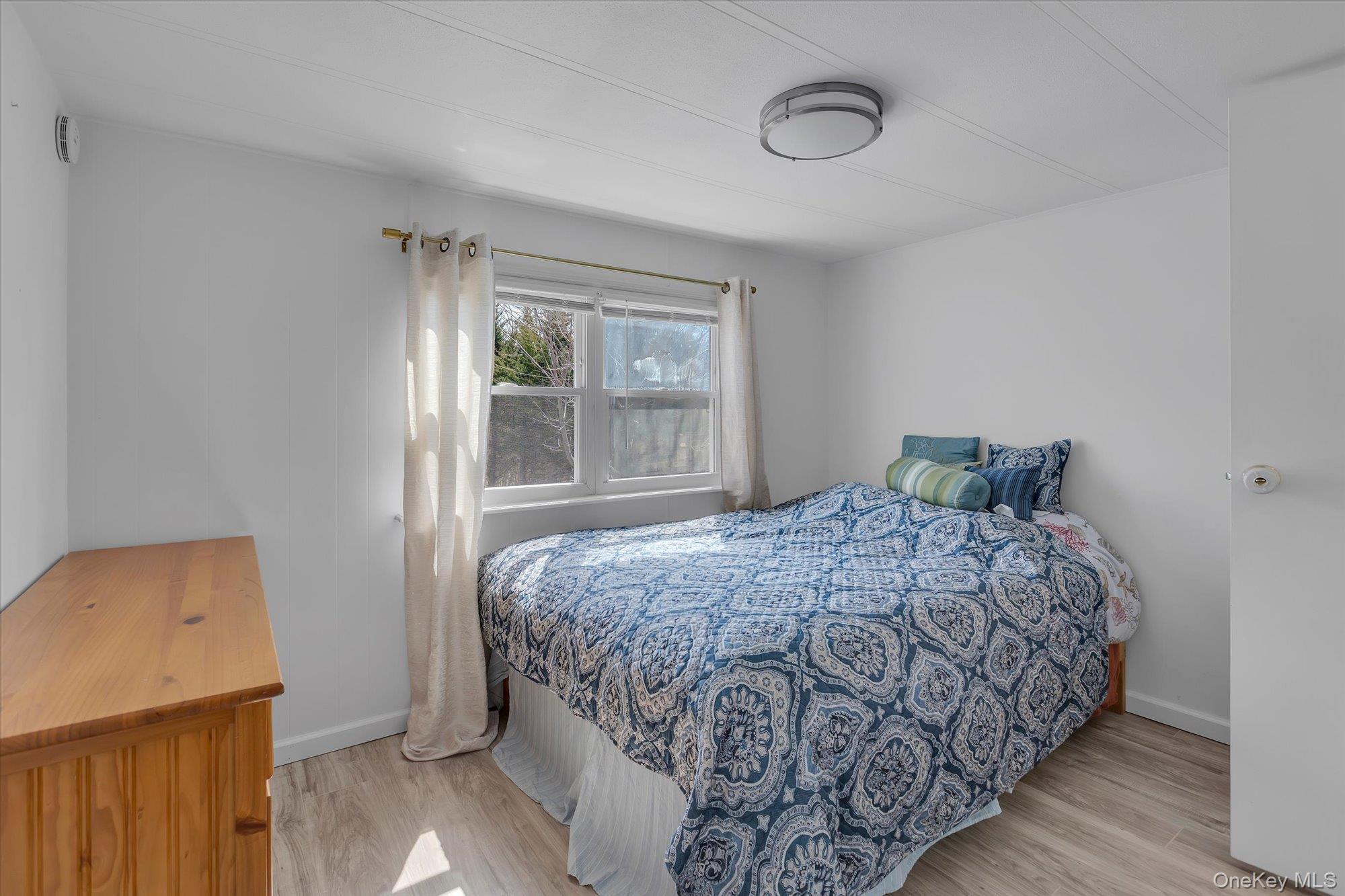 Single Family Maple St  Suffolk County, NY 11942, MLS-975213-10