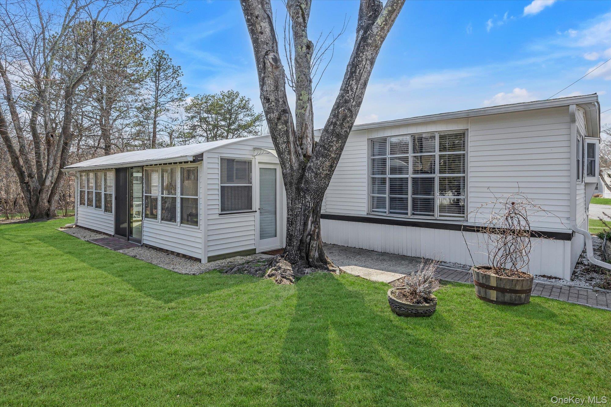 Single Family Maple St  Suffolk County, NY 11942, MLS-975213-17