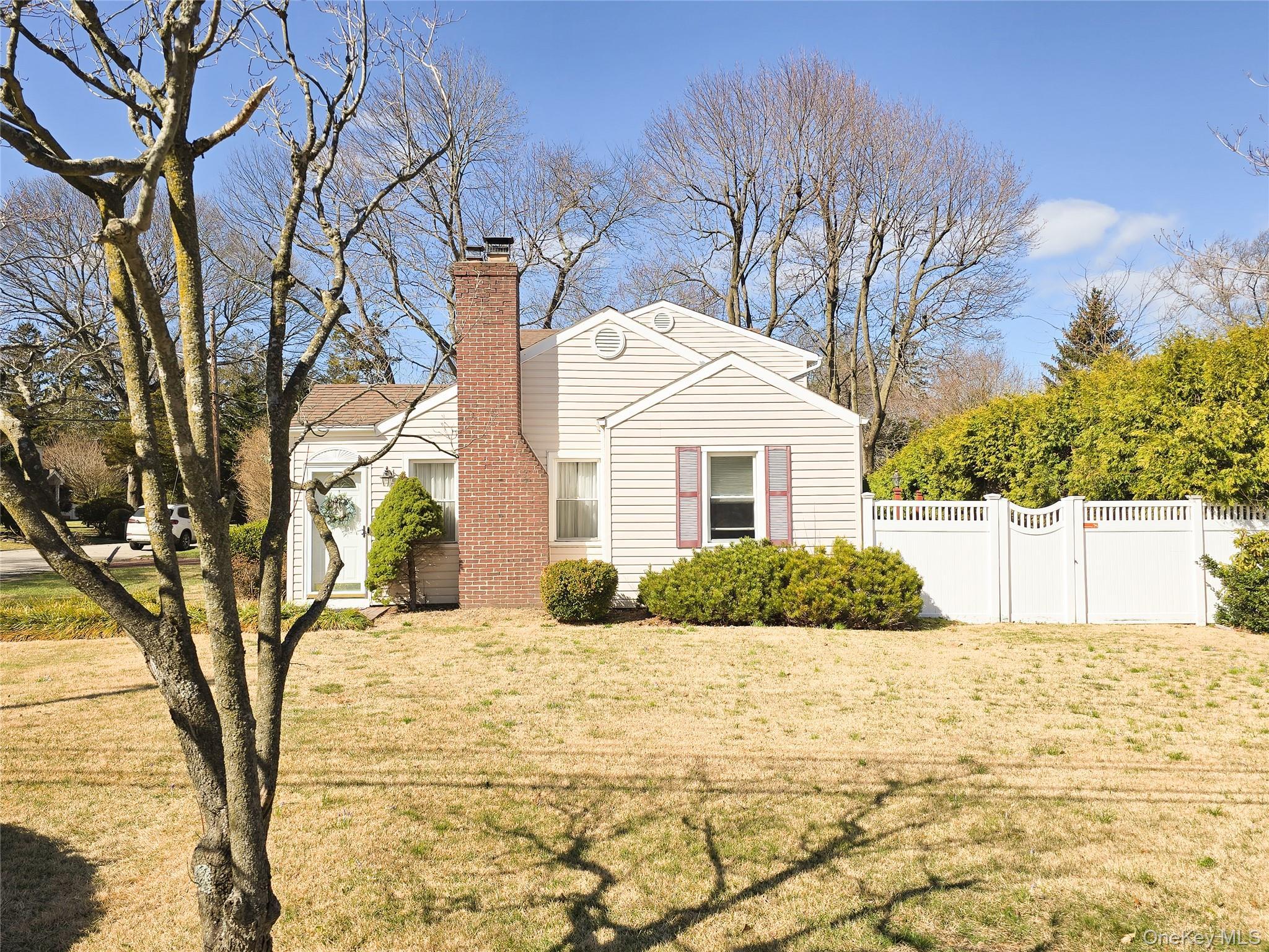 Single Family Fort Hill Road Suffolk County, NY 11743, MLS-975222-2