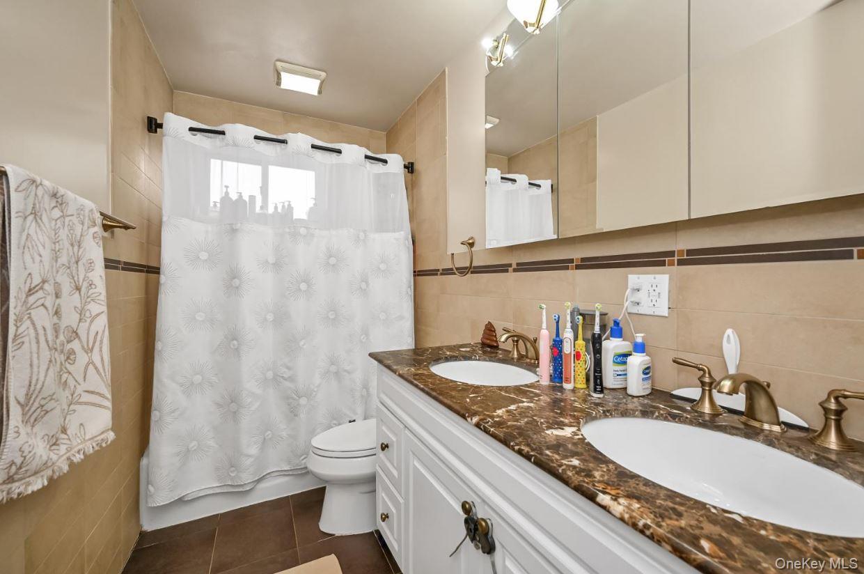 Single Family 68th Queens, NY 11367, MLS-975228-15