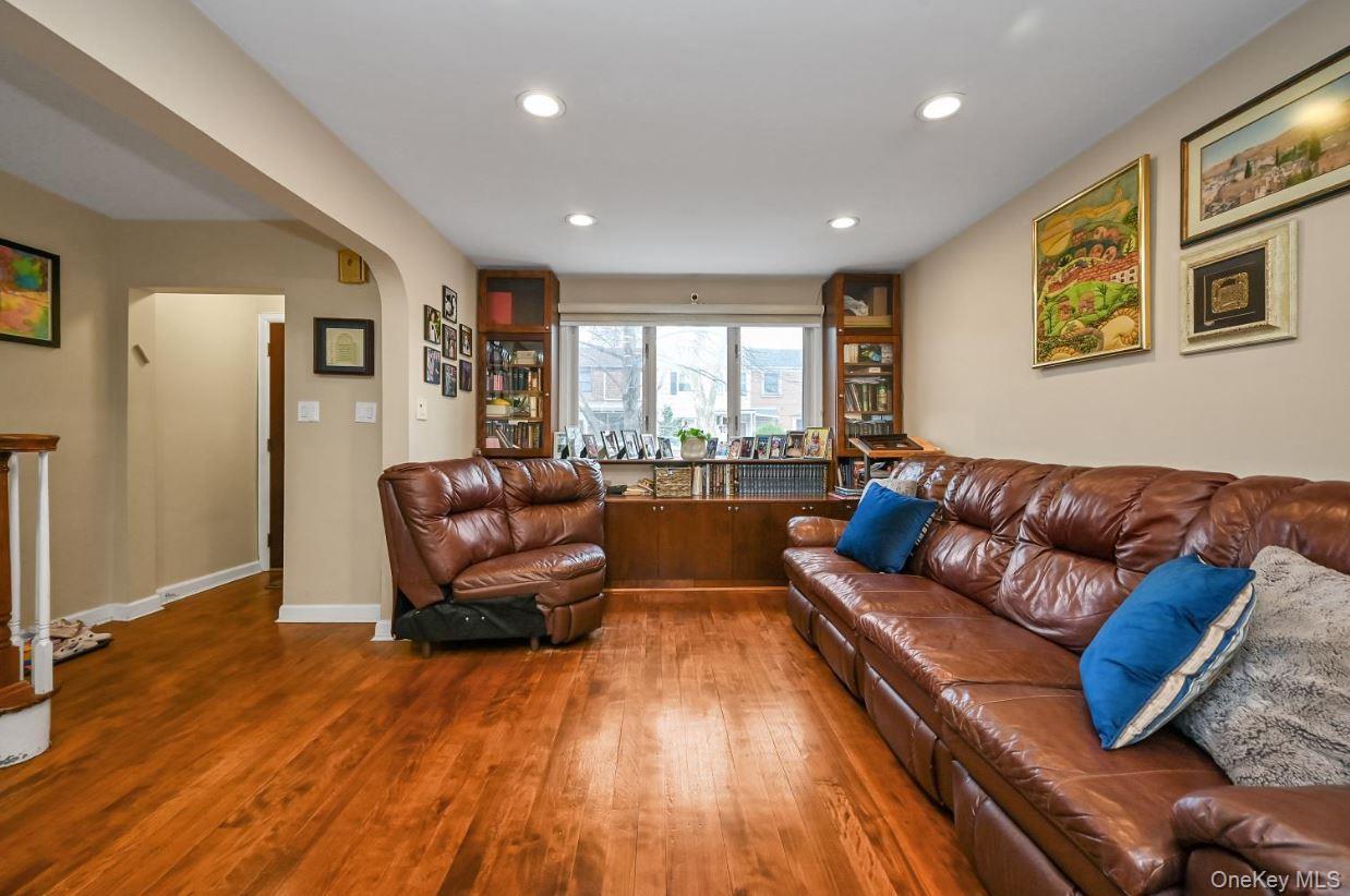 Single Family 68th Queens, NY 11367, MLS-975228-2