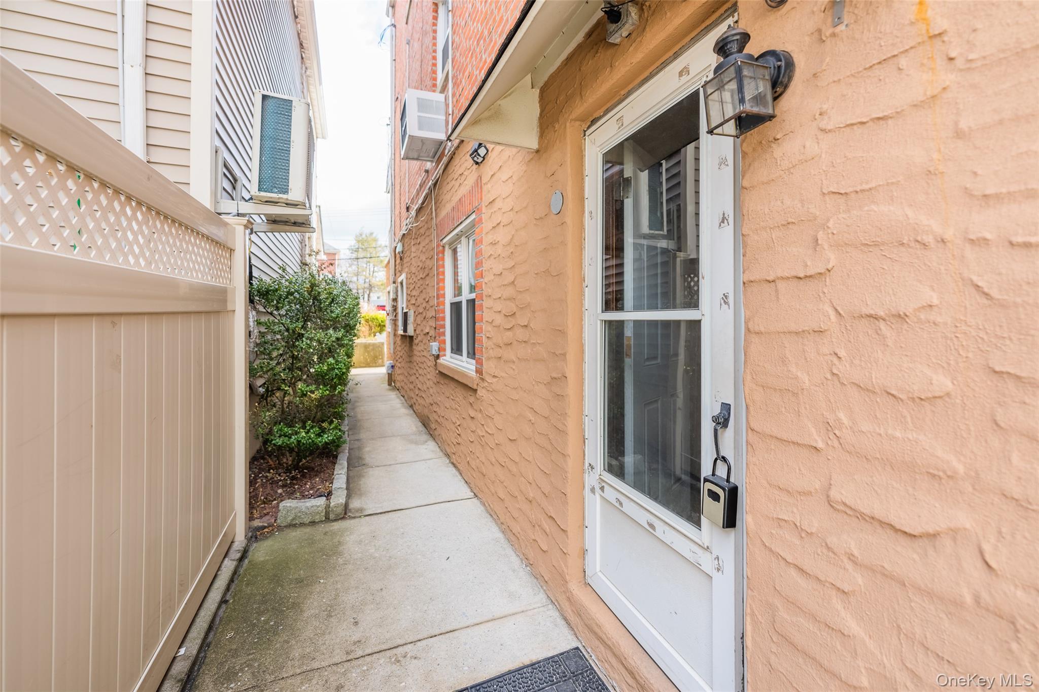 Single Family Rawlins  Bronx, NY 10465, MLS-975242-10