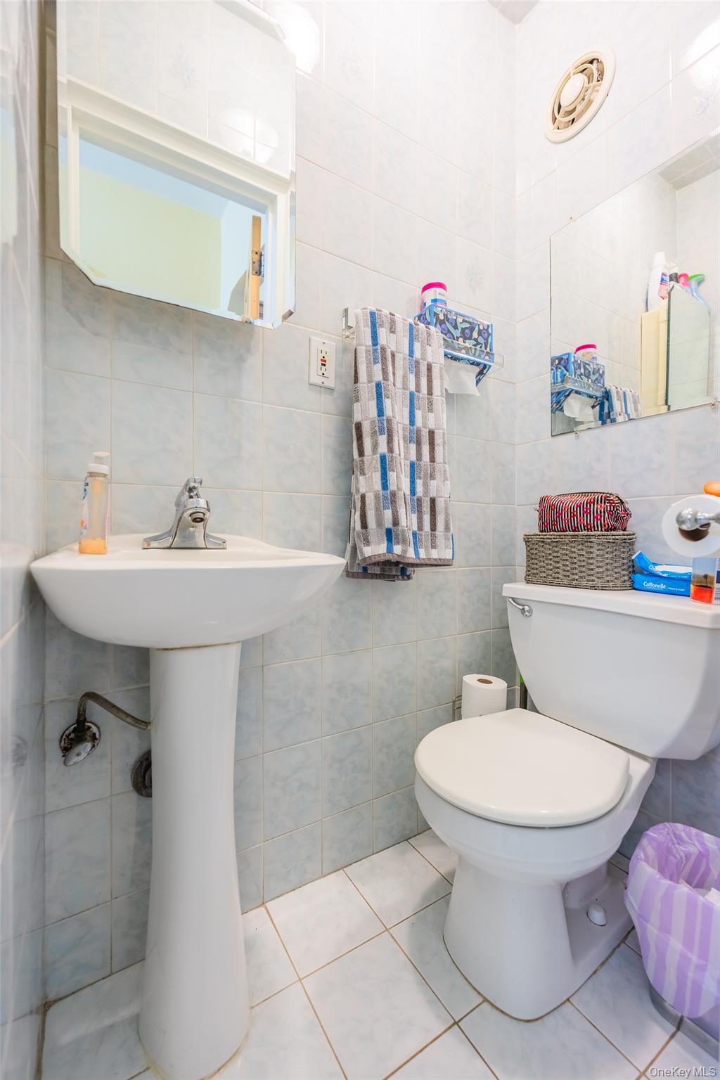 Single Family Rawlins  Bronx, NY 10465, MLS-975242-19