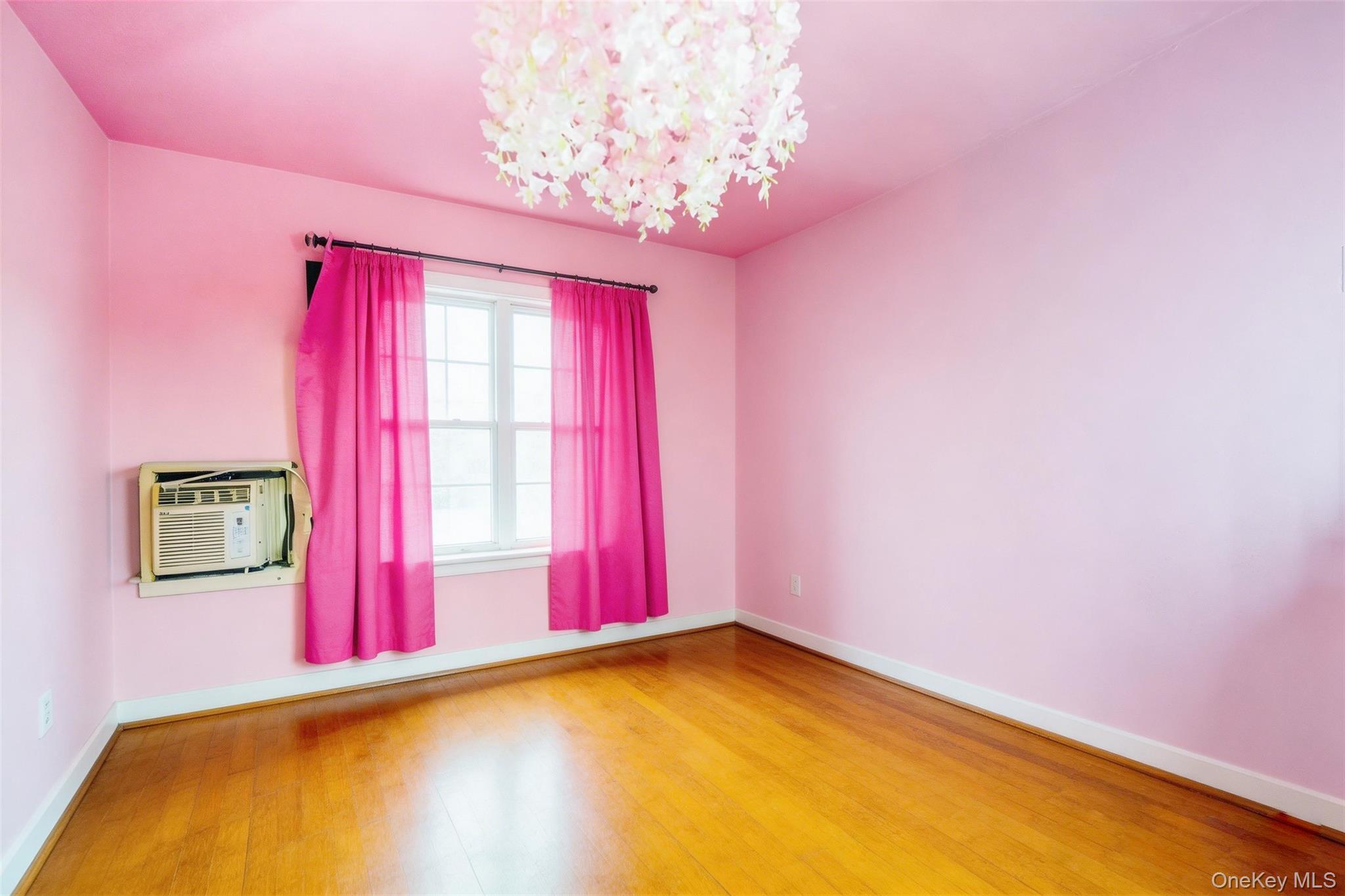 Single Family Rawlins  Bronx, NY 10465, MLS-975242-26