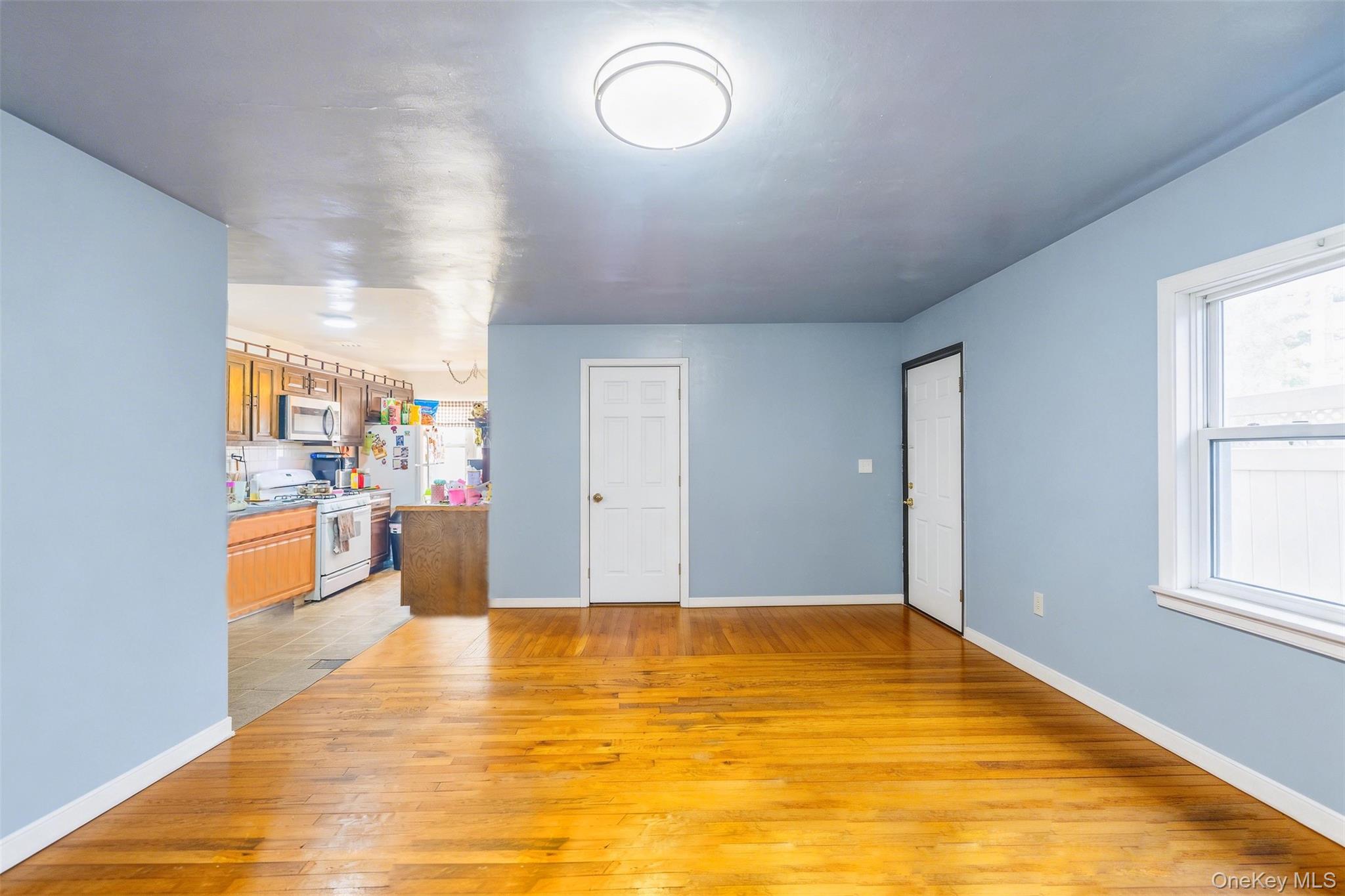 Single Family Rawlins  Bronx, NY 10465, MLS-975242-31