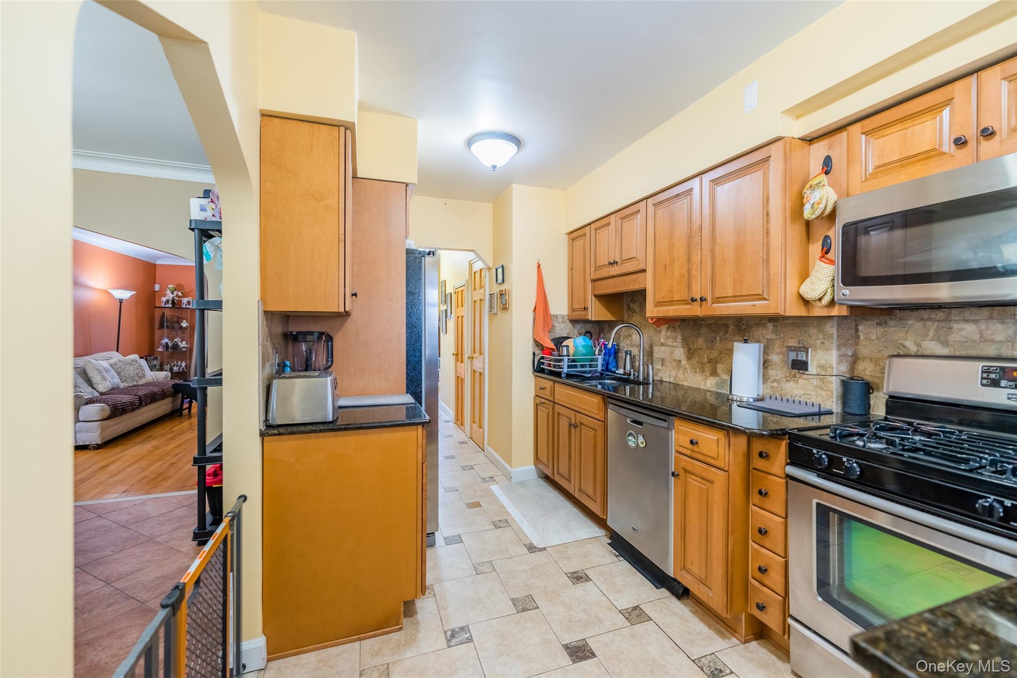 Single Family Rawlins  Bronx, NY 10465, MLS-975242-5