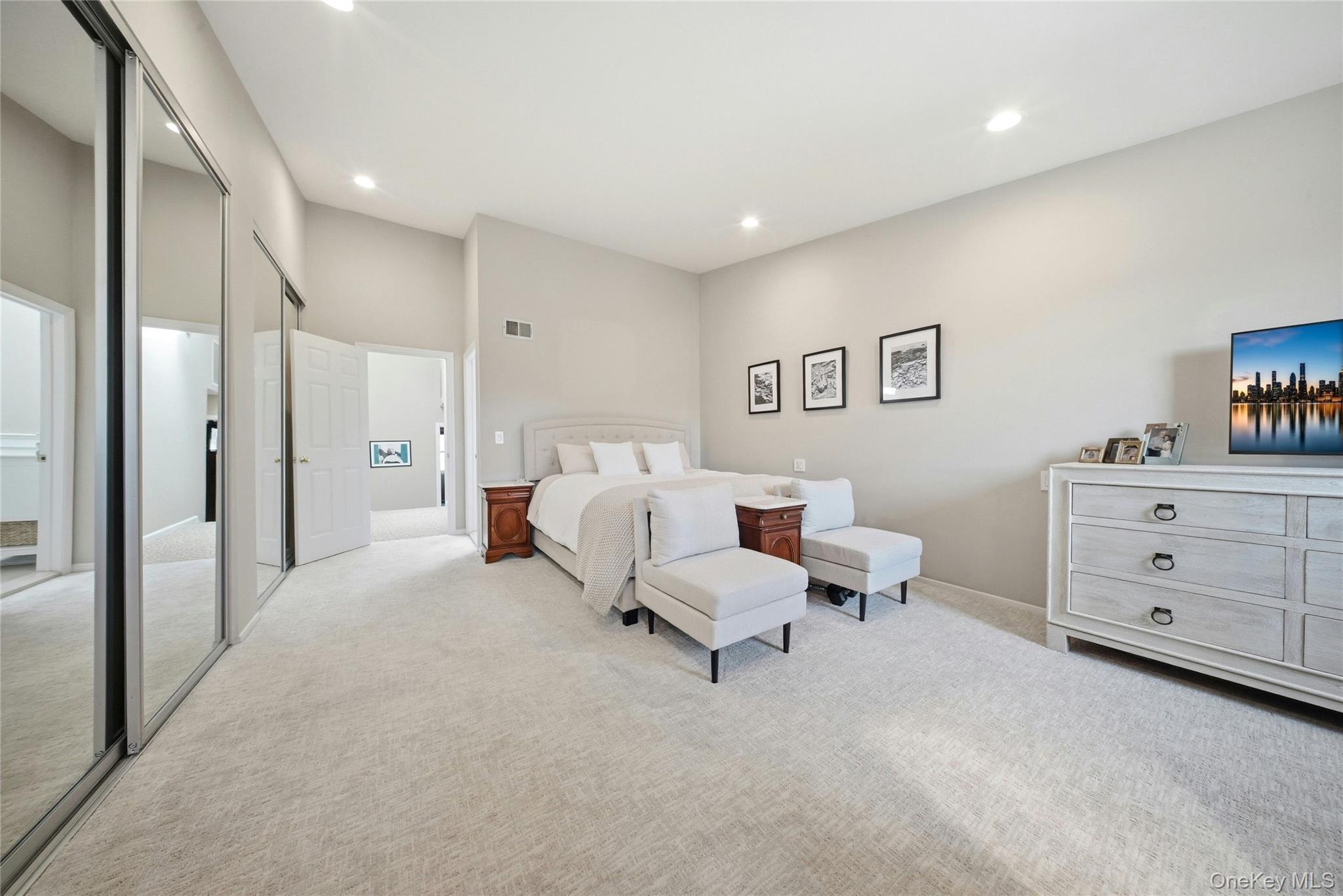 Condo Hidden Ridge  Nassau County, NY 11791, MLS-975253-12