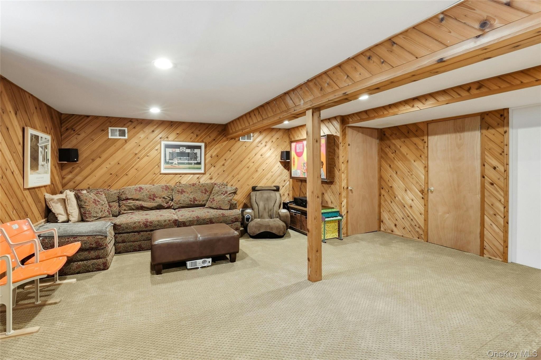 Condo Hidden Ridge  Nassau County, NY 11791, MLS-975253-17