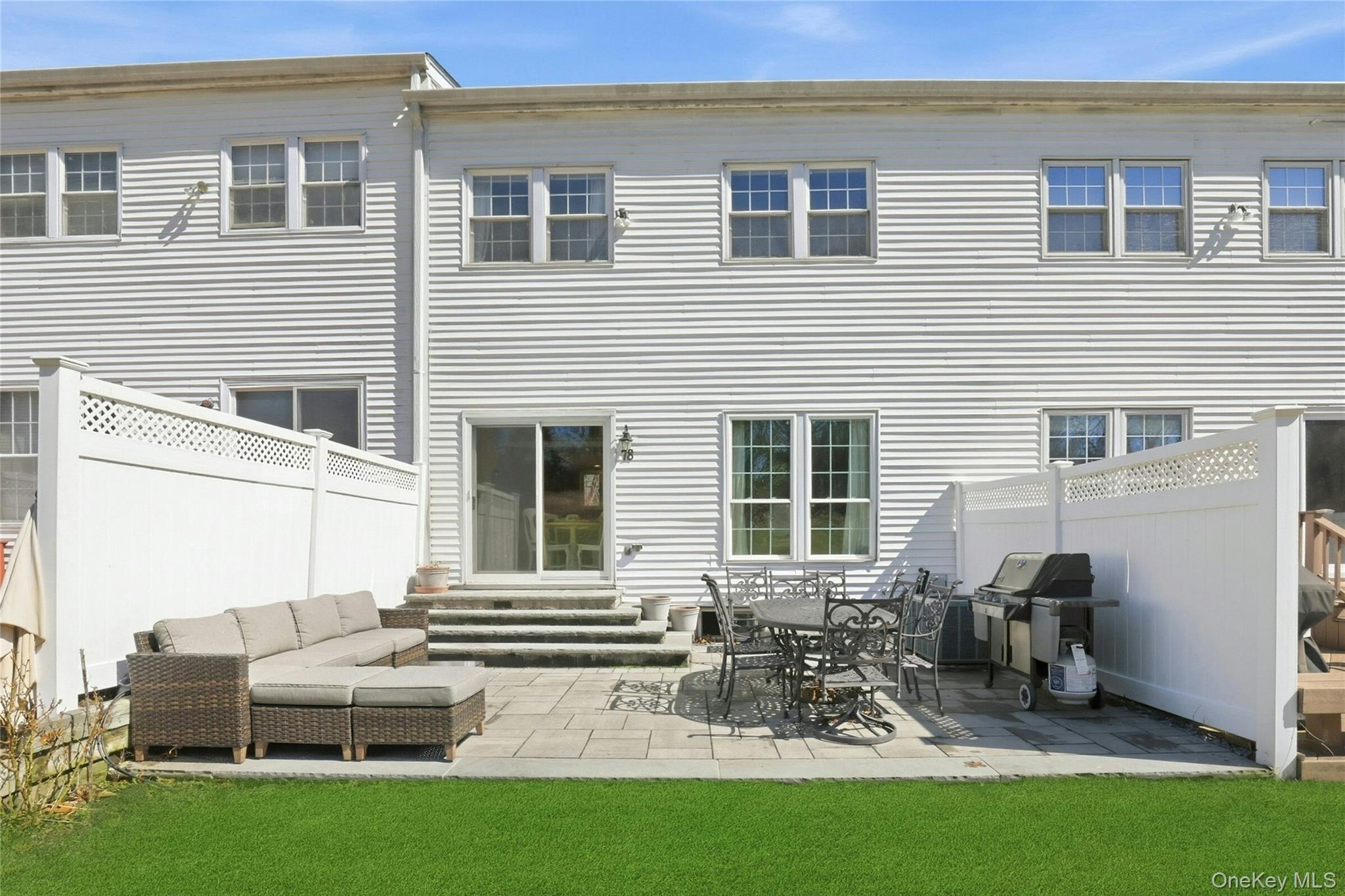 Condo Hidden Ridge  Nassau County, NY 11791, MLS-975253-18