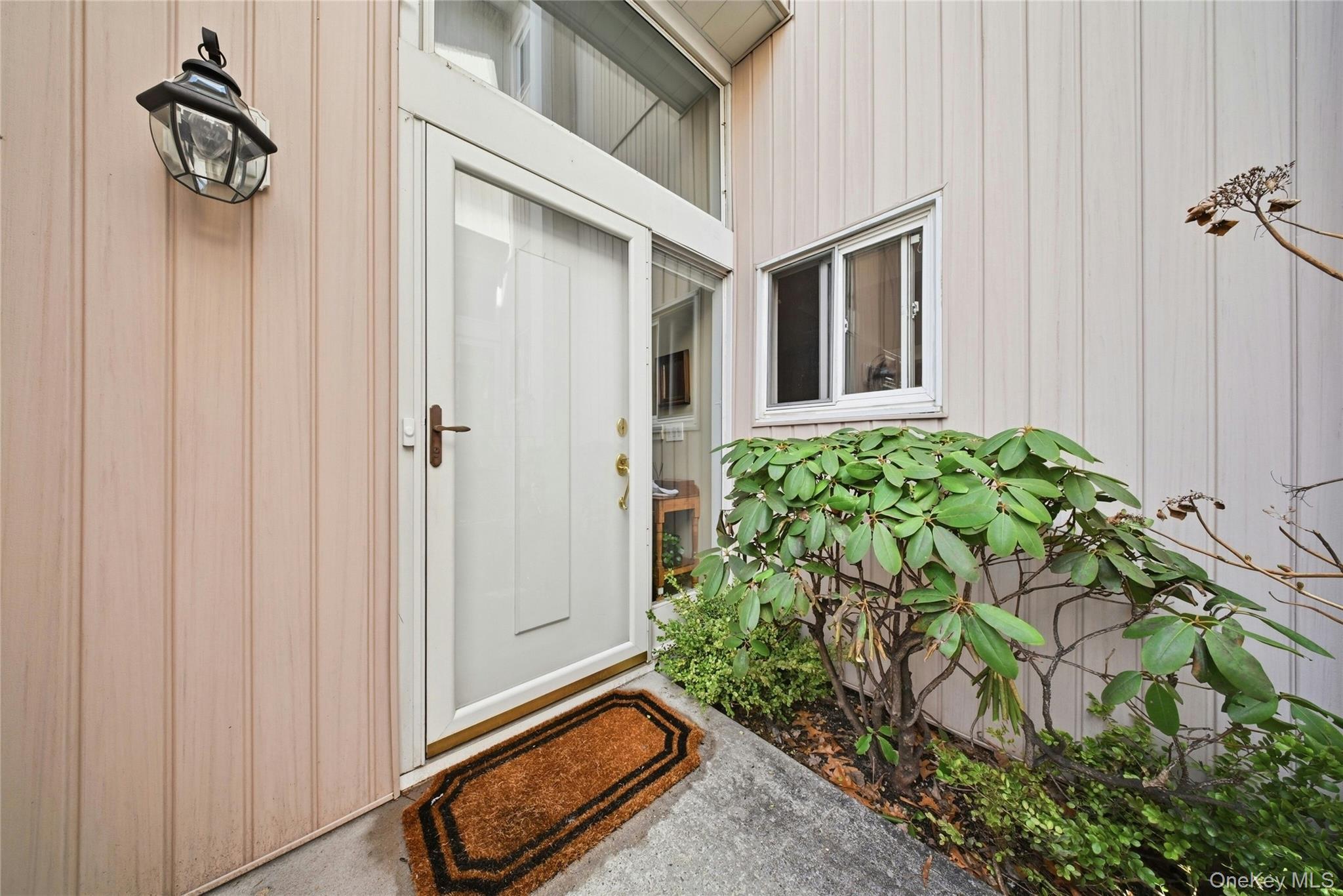 Condo Hidden Ridge  Nassau County, NY 11791, MLS-975253-2