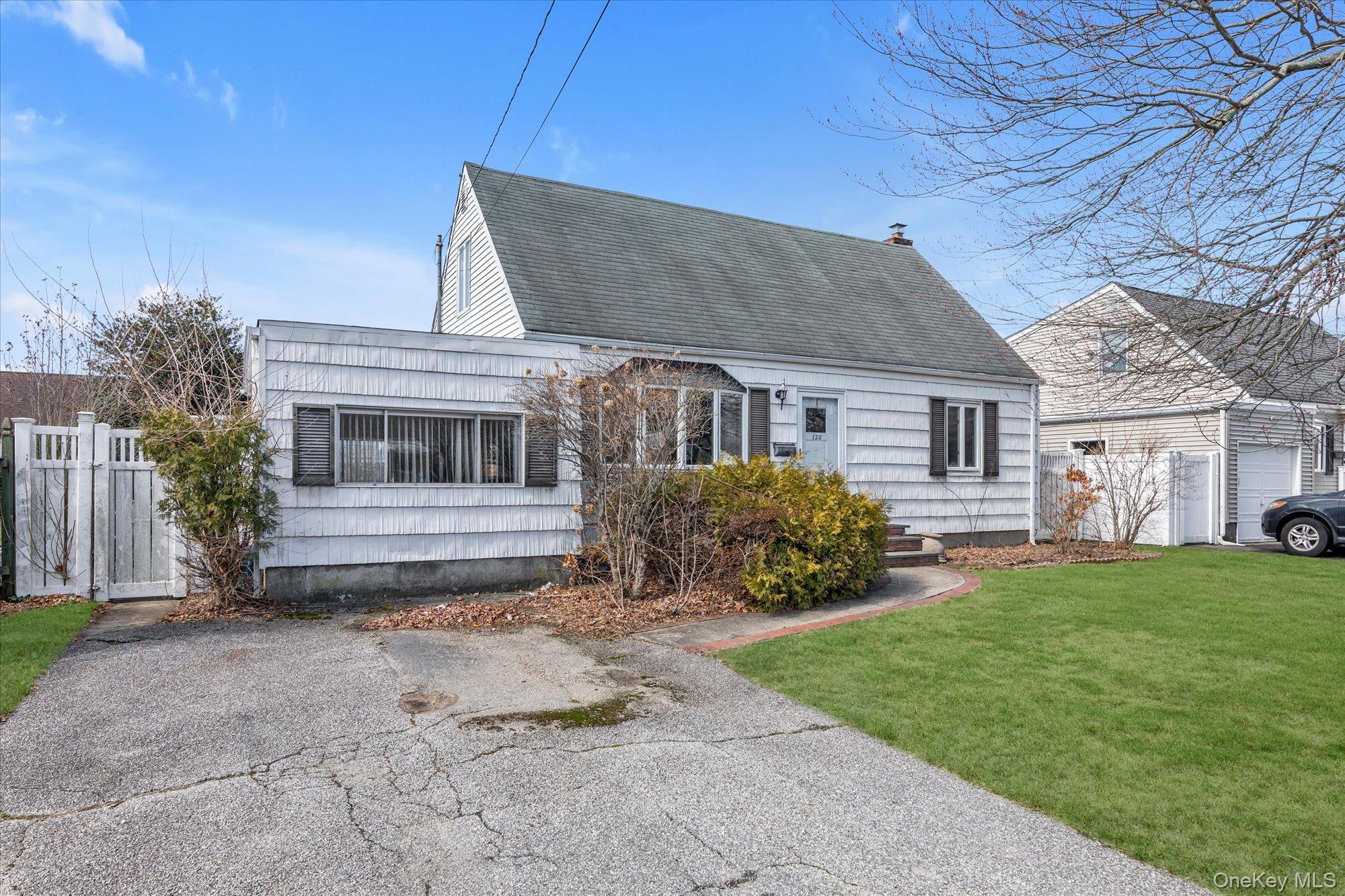 Single Family 19th  Suffolk County, NY 11729, MLS-975270-24