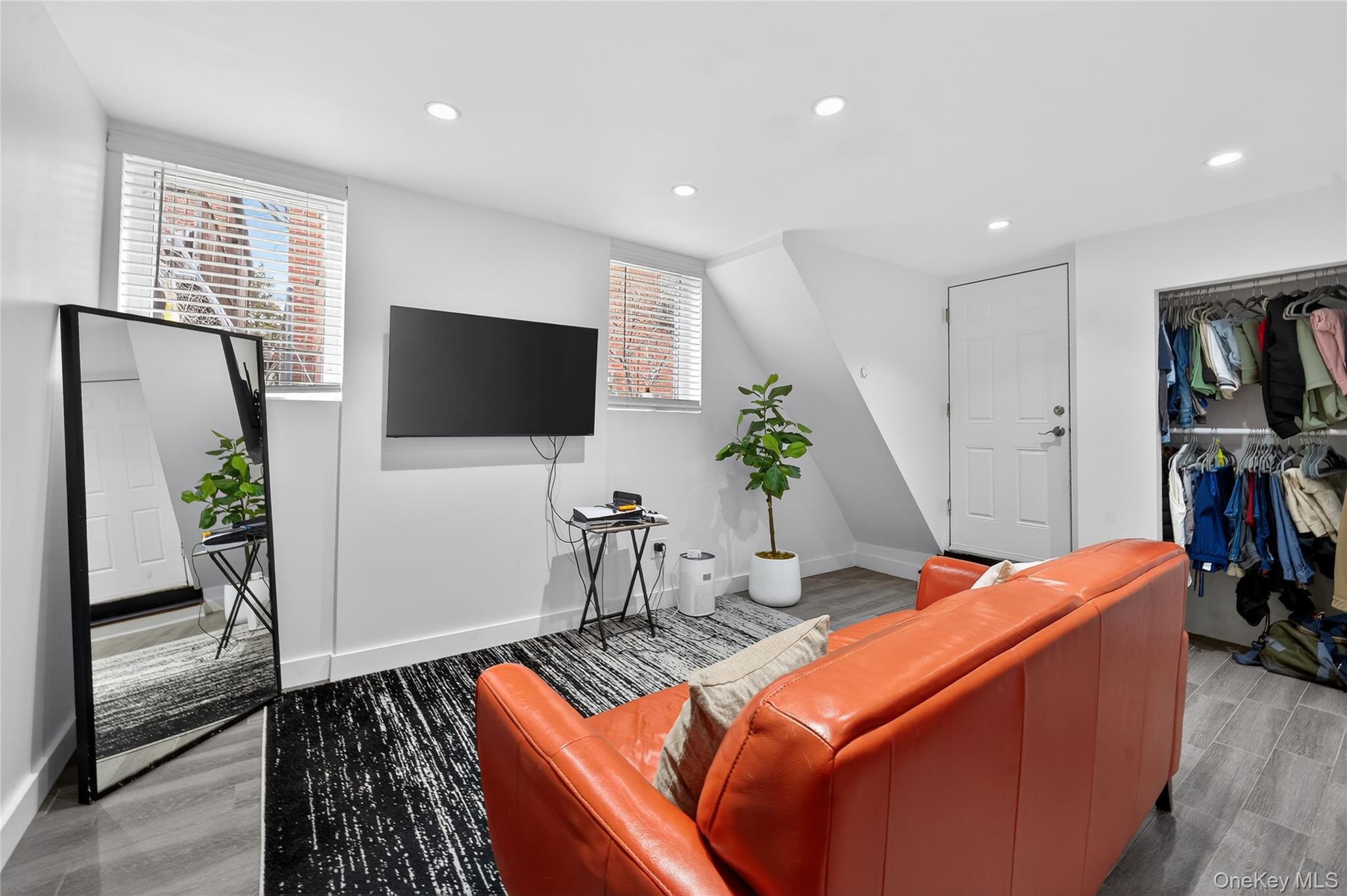 Single Family Hering Bronx, NY 10461, MLS-975278-17