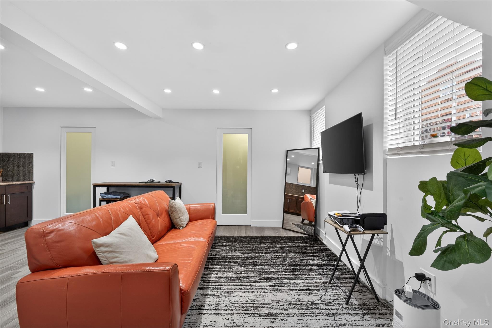 Single Family Hering Bronx, NY 10461, MLS-975278-18