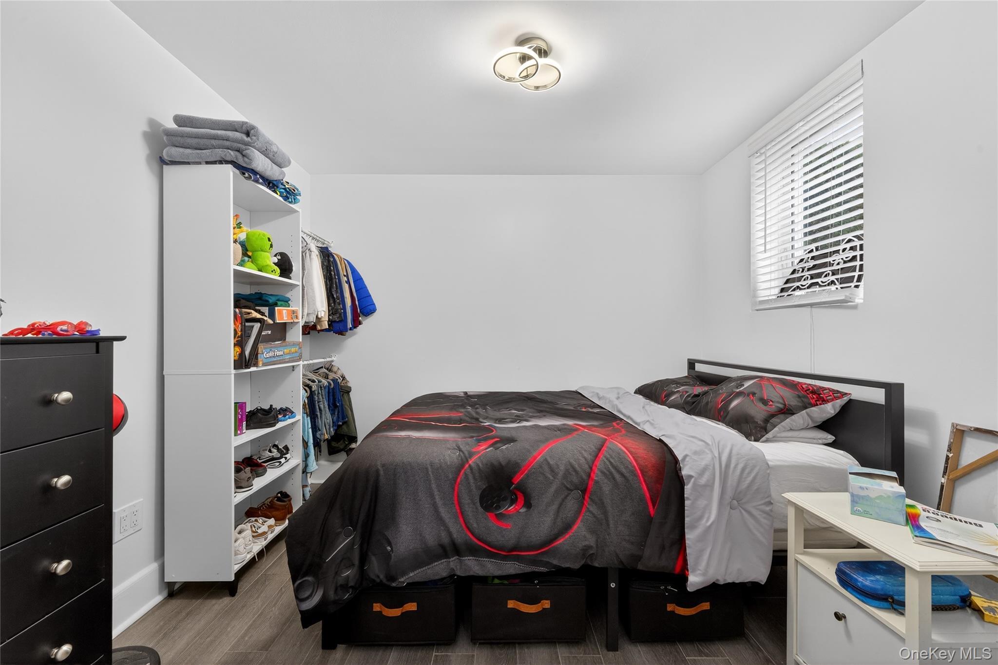 Single Family Hering Bronx, NY 10461, MLS-975278-28