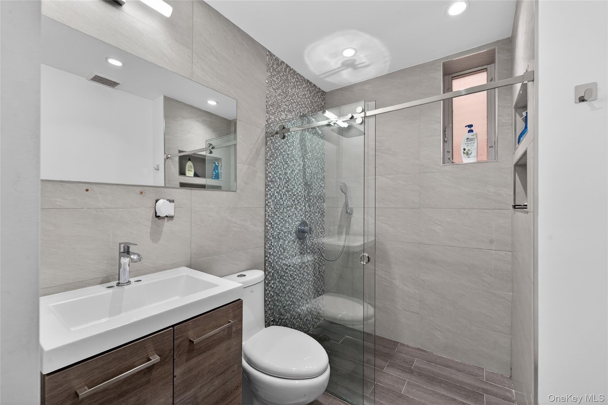 Single Family Hering Bronx, NY 10461, MLS-975278-31