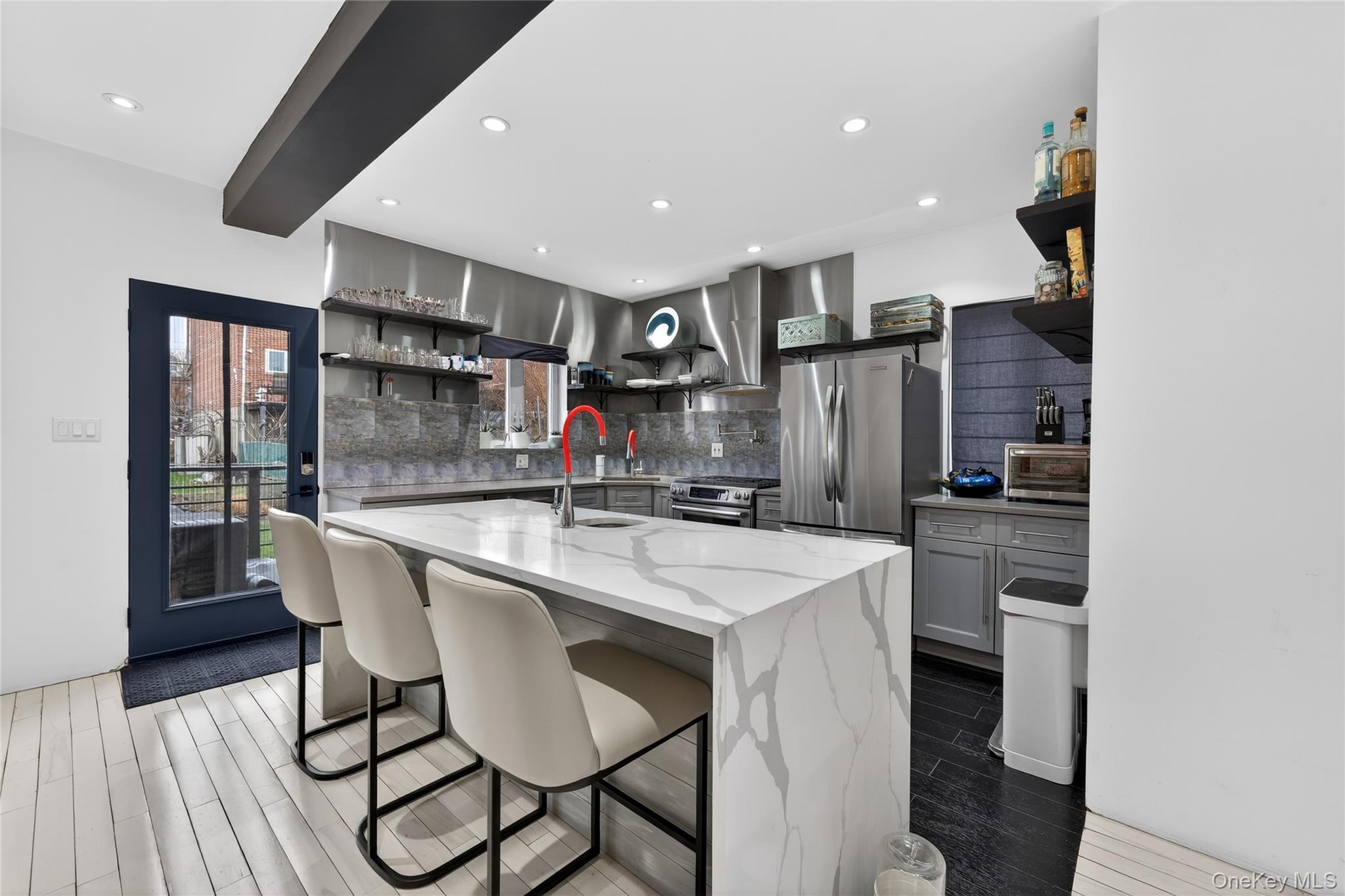 Single Family Hering Bronx, NY 10461, MLS-975278-8