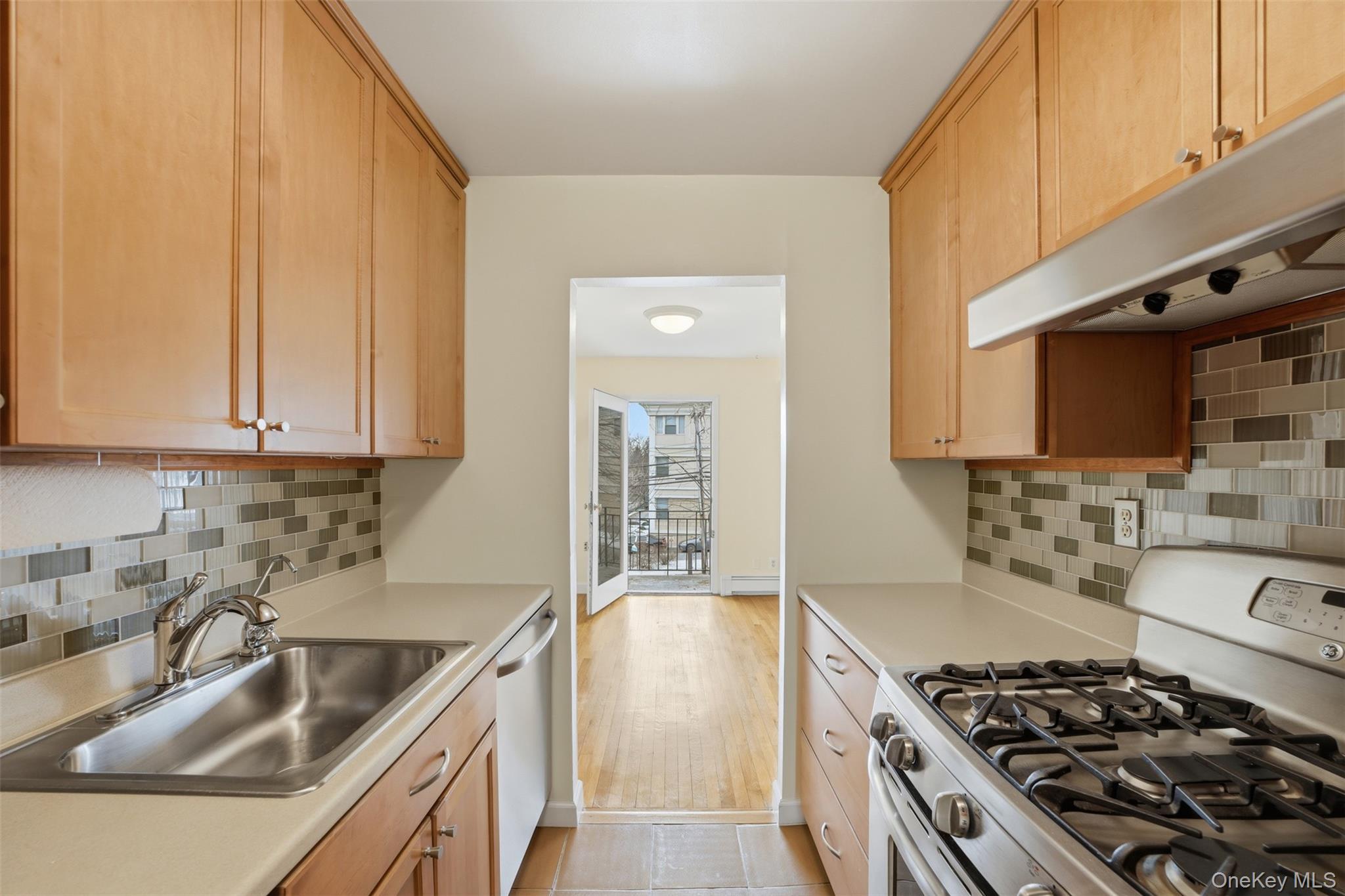 Coop Pelham Westchester County, NY 10805, MLS-975280-10