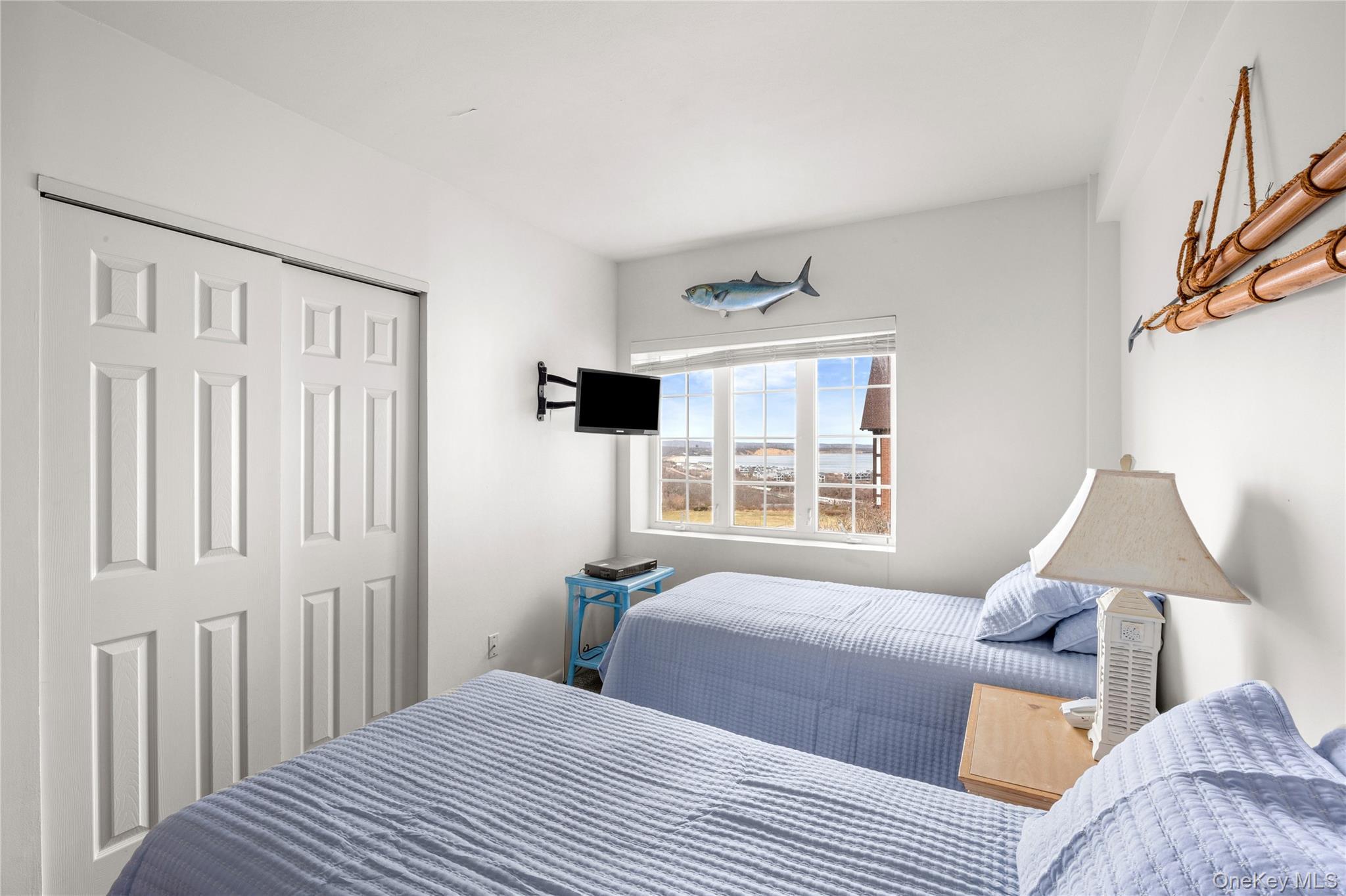 Condo Edgemere  Suffolk County, NY 11954, MLS-975285-10