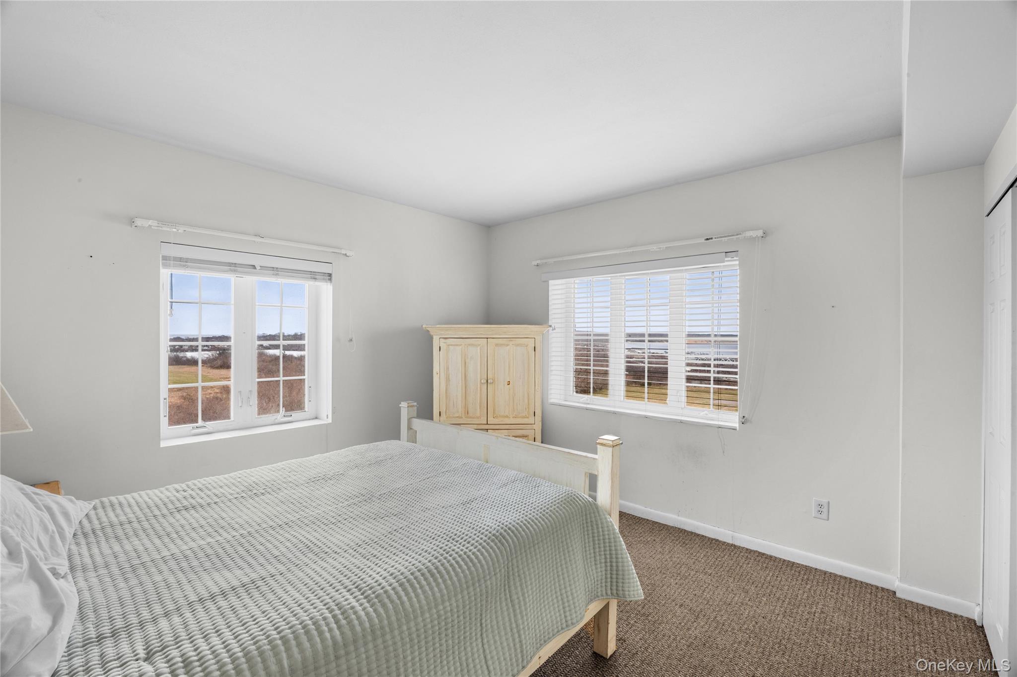 Condo Edgemere  Suffolk County, NY 11954, MLS-975285-11