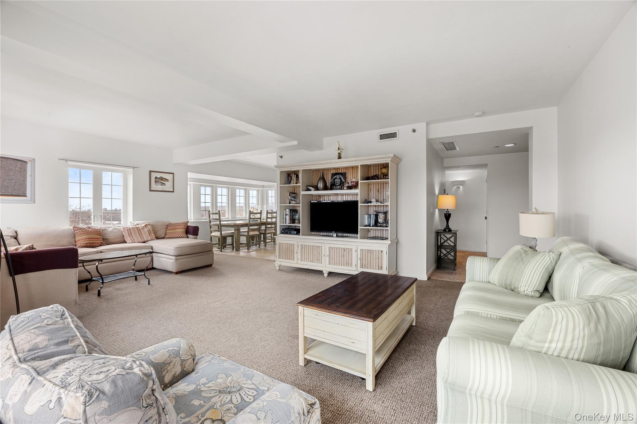 Condo Edgemere  Suffolk County, NY 11954, MLS-975285-3