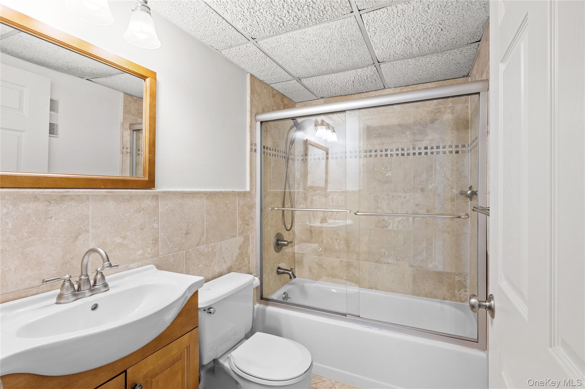 Condo Edgemere  Suffolk County, NY 11954, MLS-975285-8