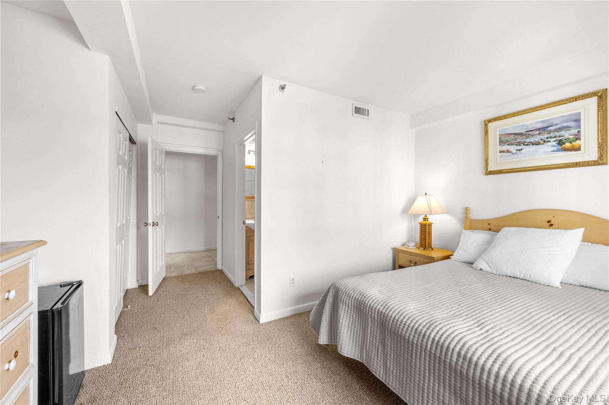 Condo Edgemere  Suffolk County, NY 11954, MLS-975285-9