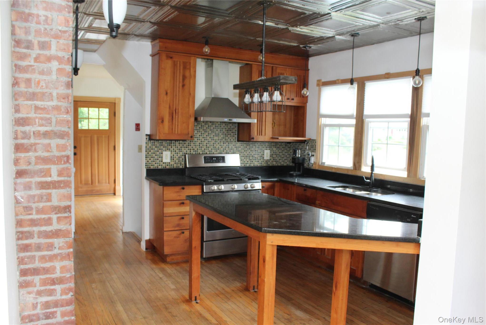 Single Family Lucas Avenue  Ulster County, NY 12401, MLS-975303-10