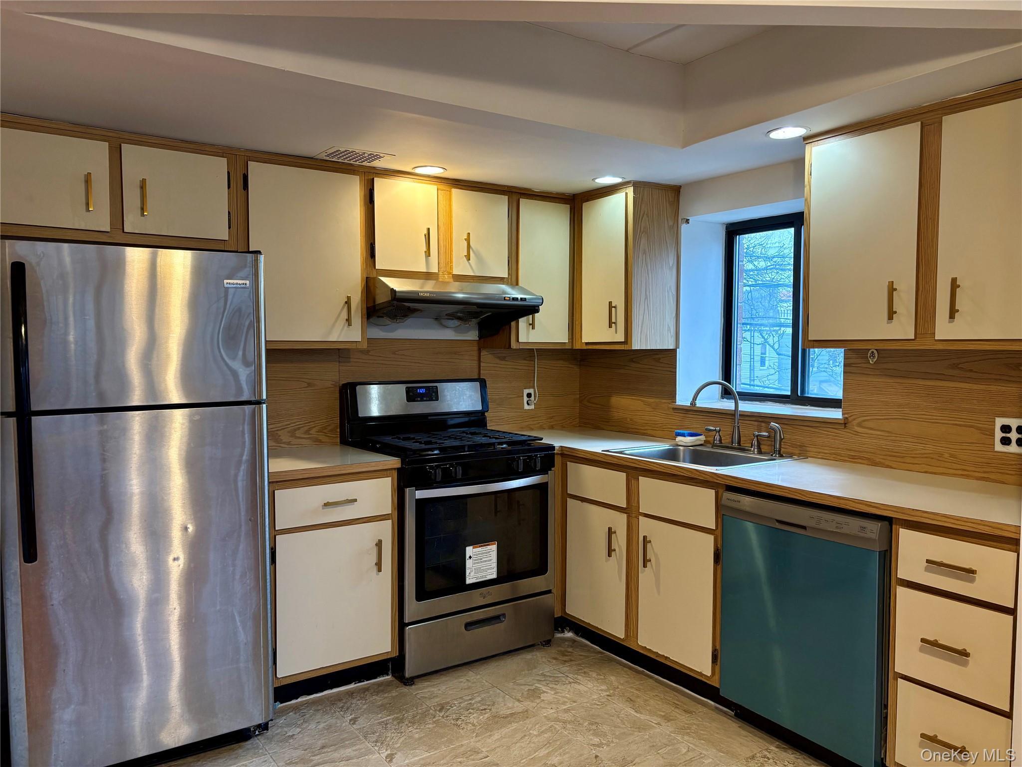 Condo Seabury  Queens, NY 11373, MLS-975307-11