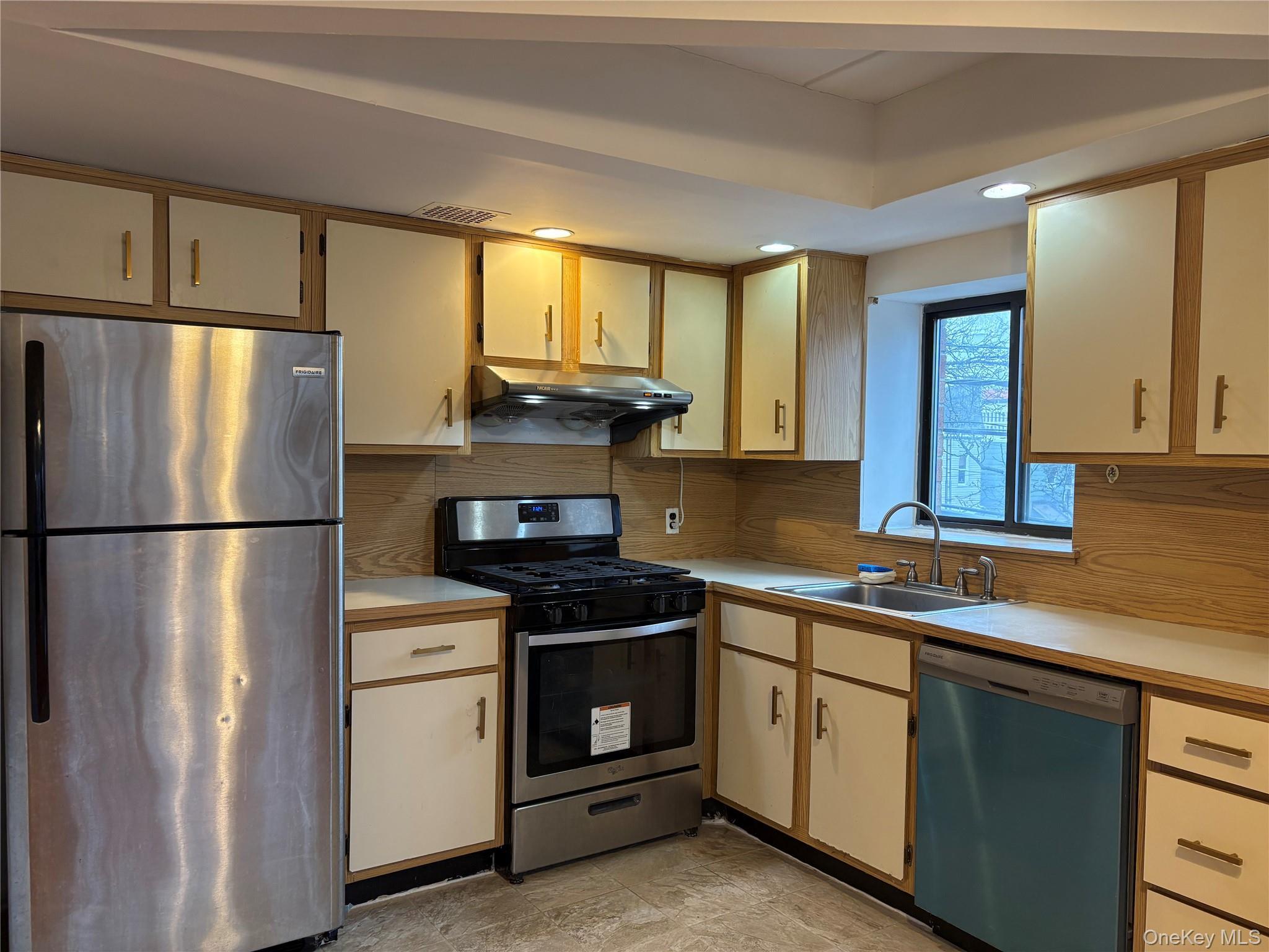 Condo Seabury  Queens, NY 11373, MLS-975307-12