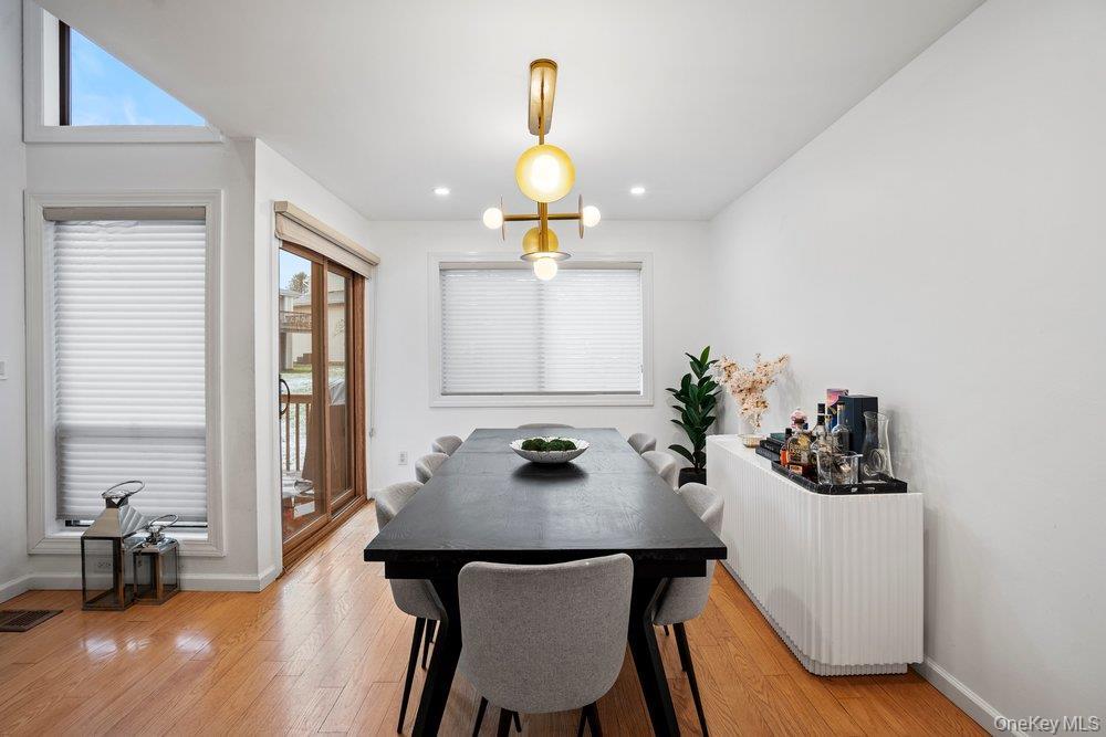 Condo Chestnut  Nassau County, NY 11797, MLS-975321-10