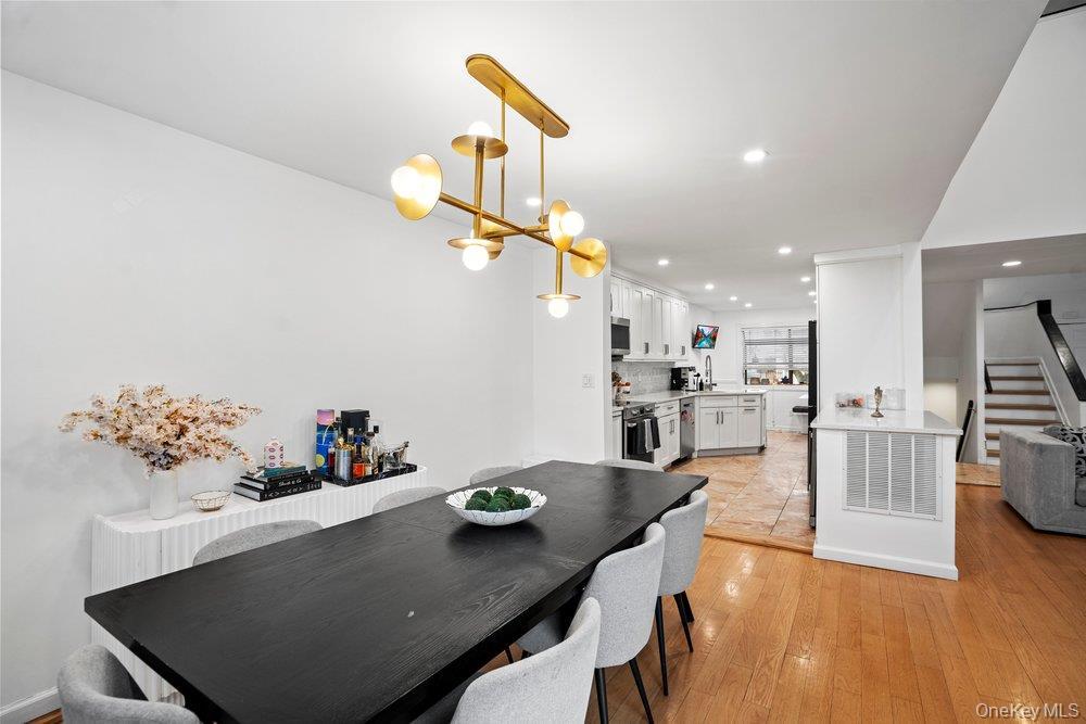 Condo Chestnut  Nassau County, NY 11797, MLS-975321-13