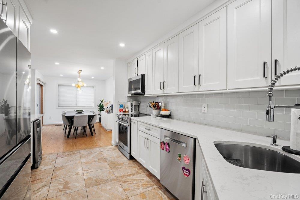 Condo Chestnut  Nassau County, NY 11797, MLS-975321-17