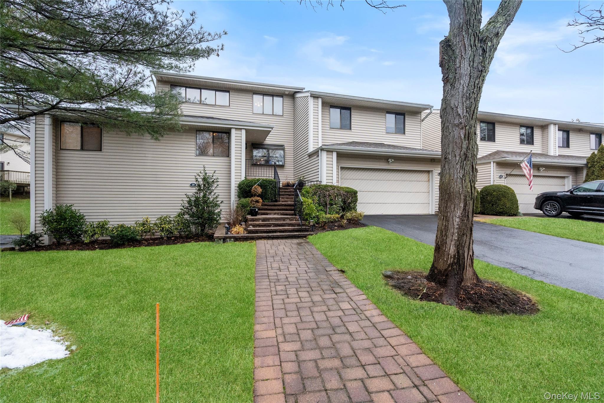 Condo Chestnut  Nassau County, NY 11797, MLS-975321-2
