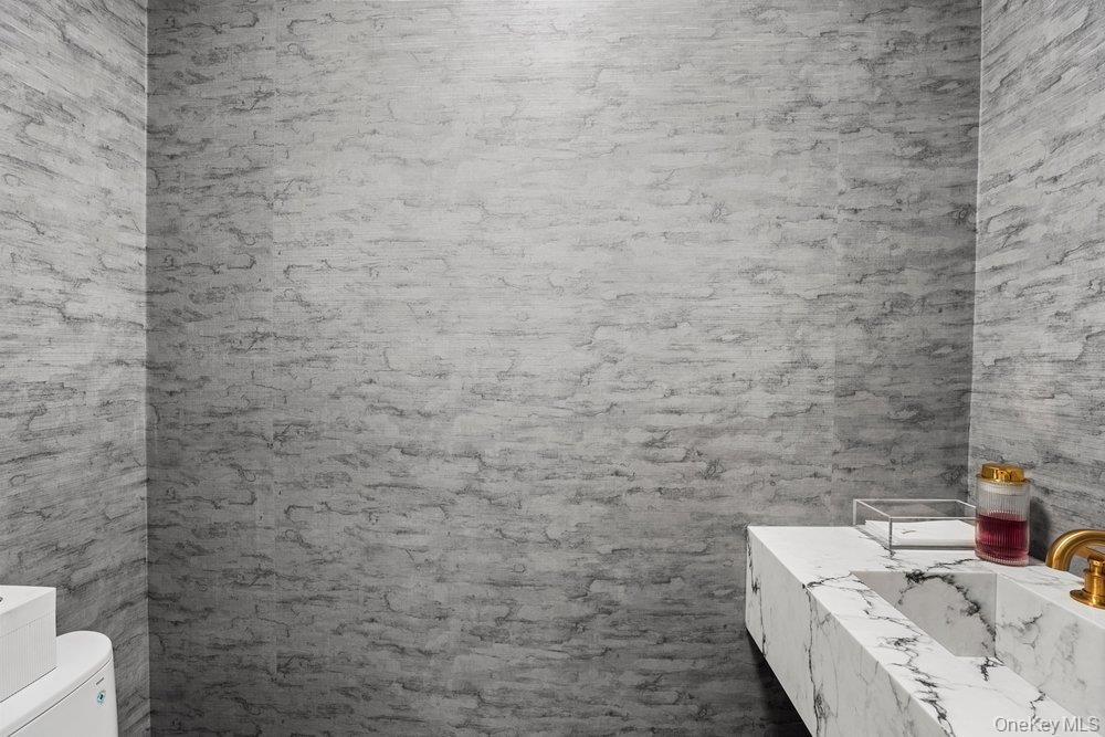 Condo Chestnut  Nassau County, NY 11797, MLS-975321-20