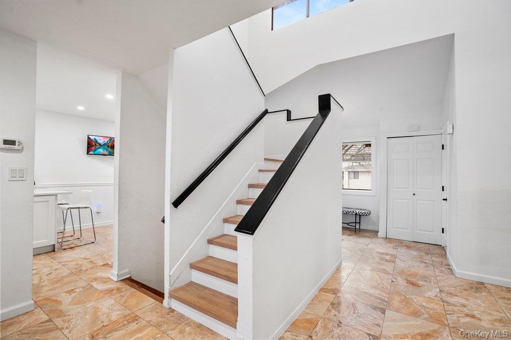 Condo Chestnut  Nassau County, NY 11797, MLS-975321-3