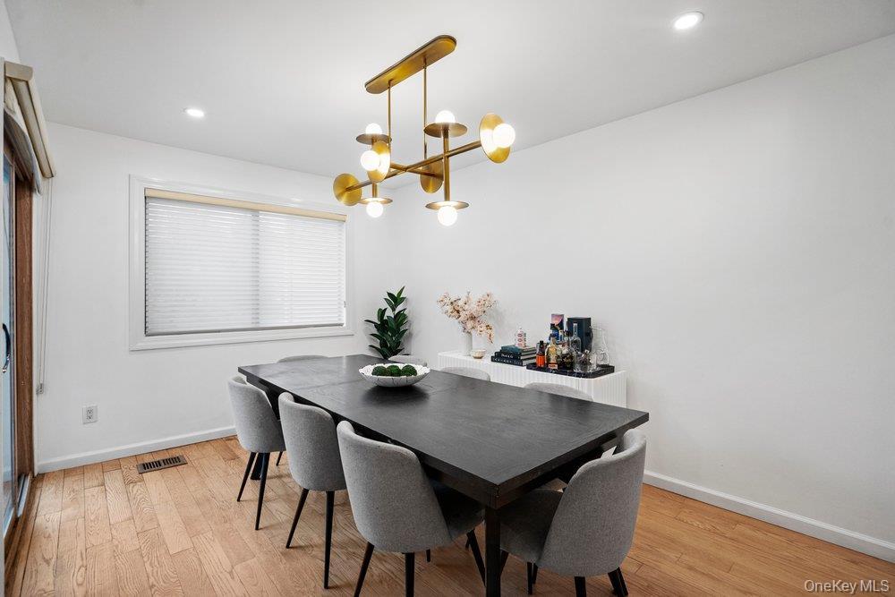 Condo Chestnut  Nassau County, NY 11797, MLS-975321-9