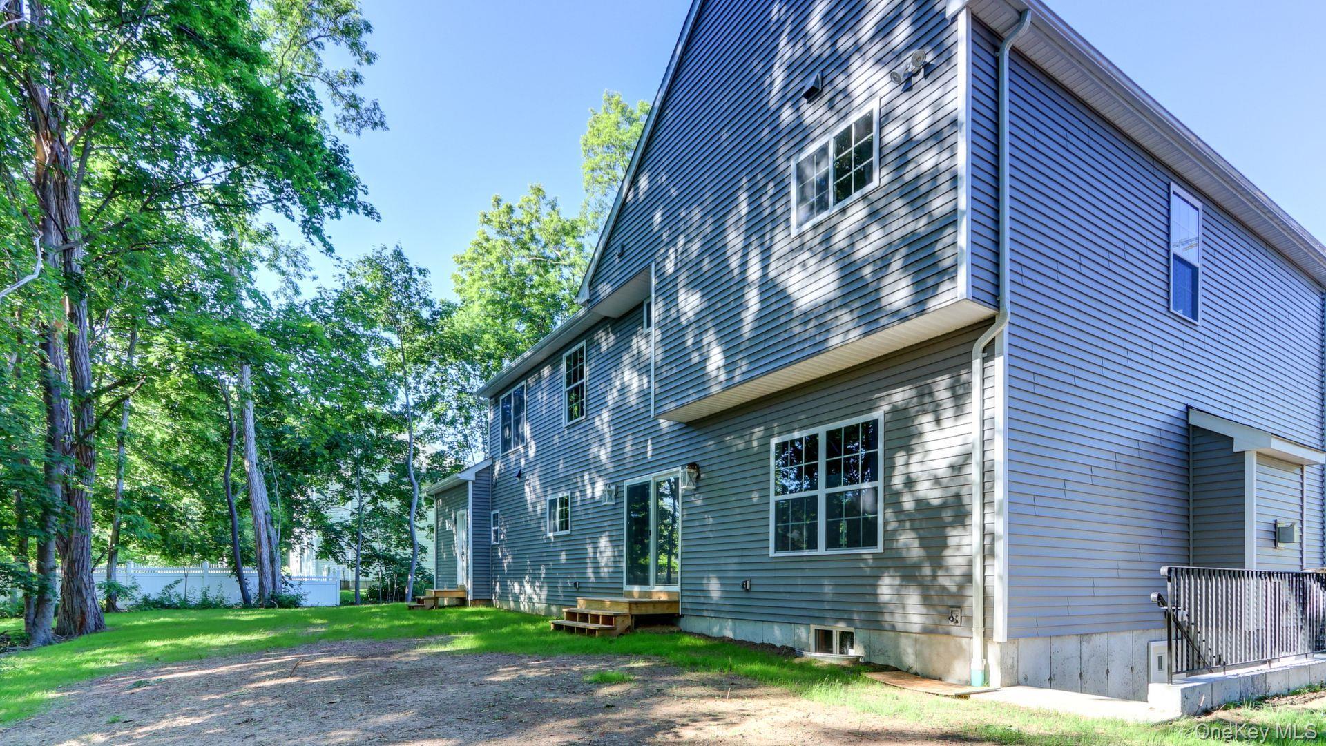 Single Family Forest Avenue  Suffolk County, NY 11767, MLS-975330-32