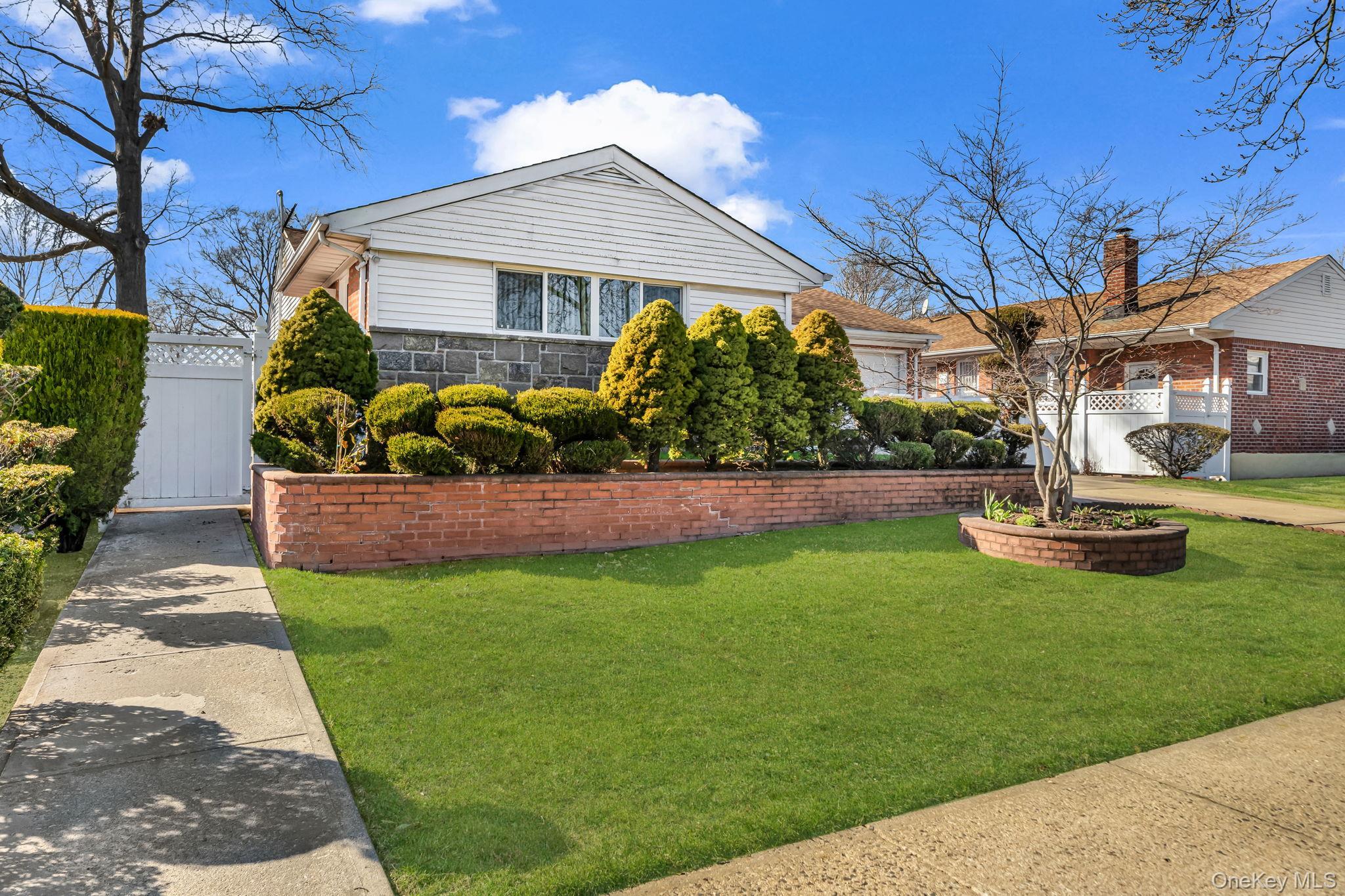 Single Family Astor  Nassau County, NY 11003, MLS-975351-2