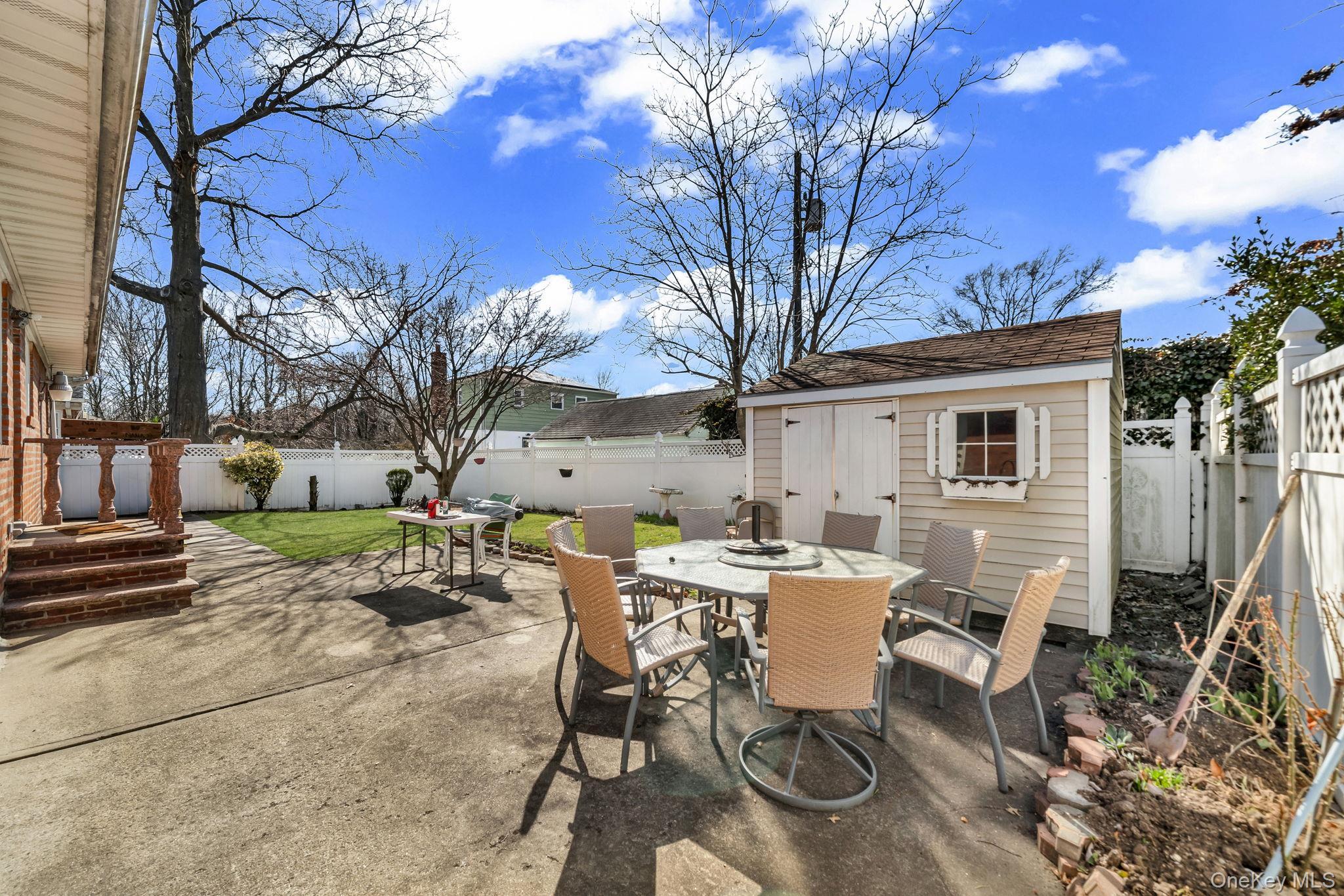 Single Family Astor  Nassau County, NY 11003, MLS-975351-33